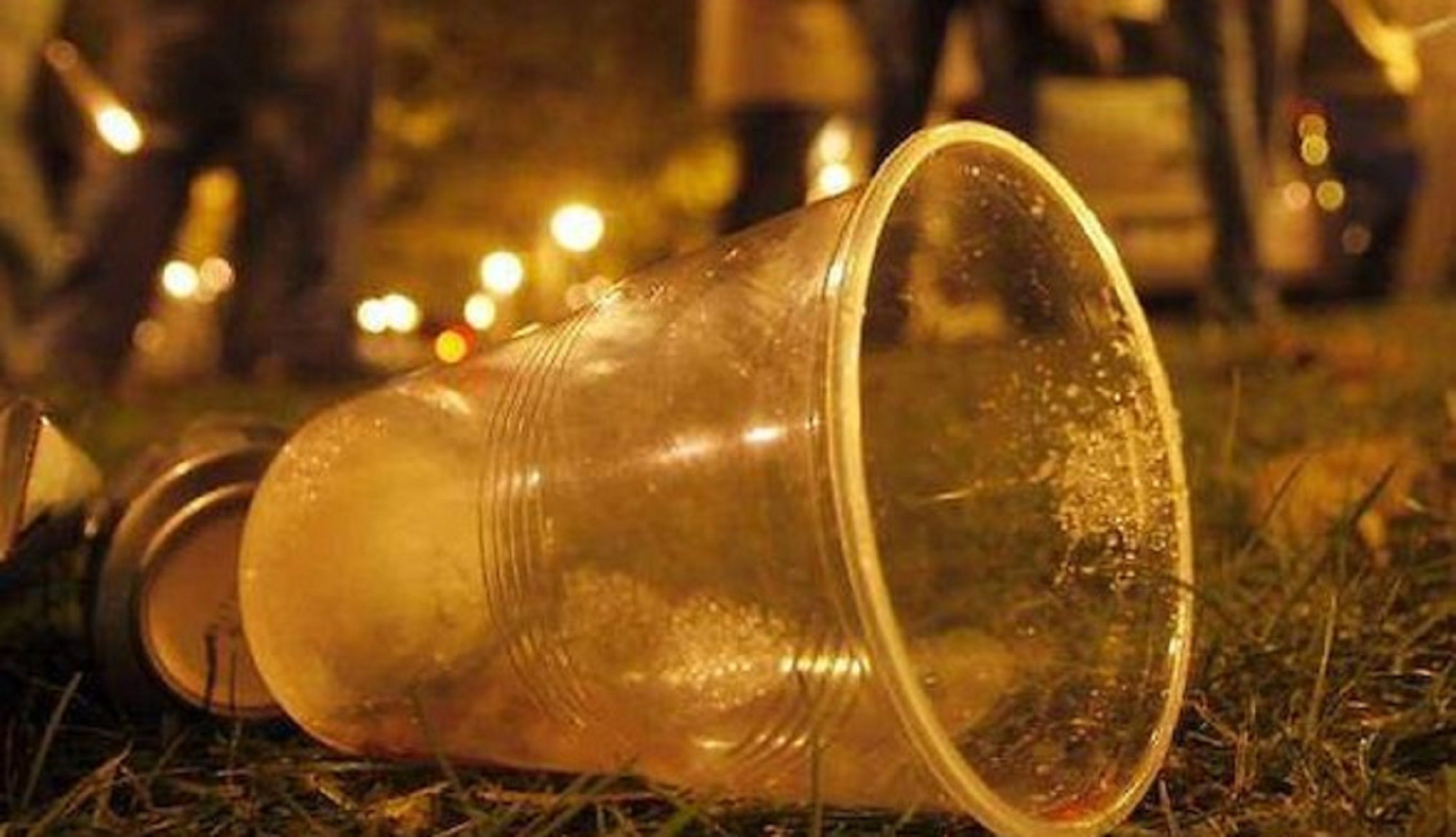 Barcelona endurece las multas por incivismo: hasta 1.500 euros por botellón en presencia de menores