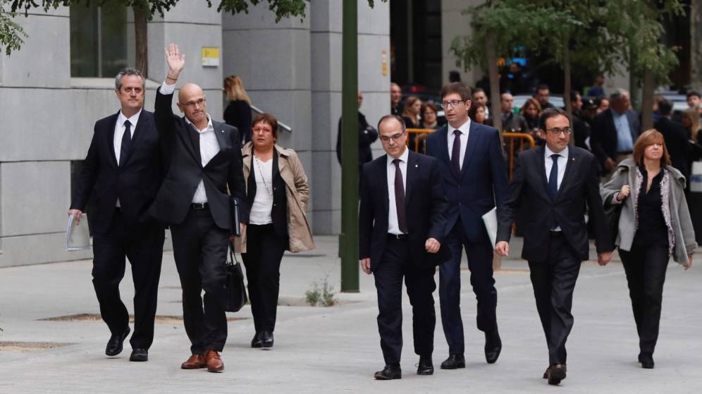 Un centenar de juristes de l'Estat rebutgen les acusacions de rebel·lió i sedició al Govern