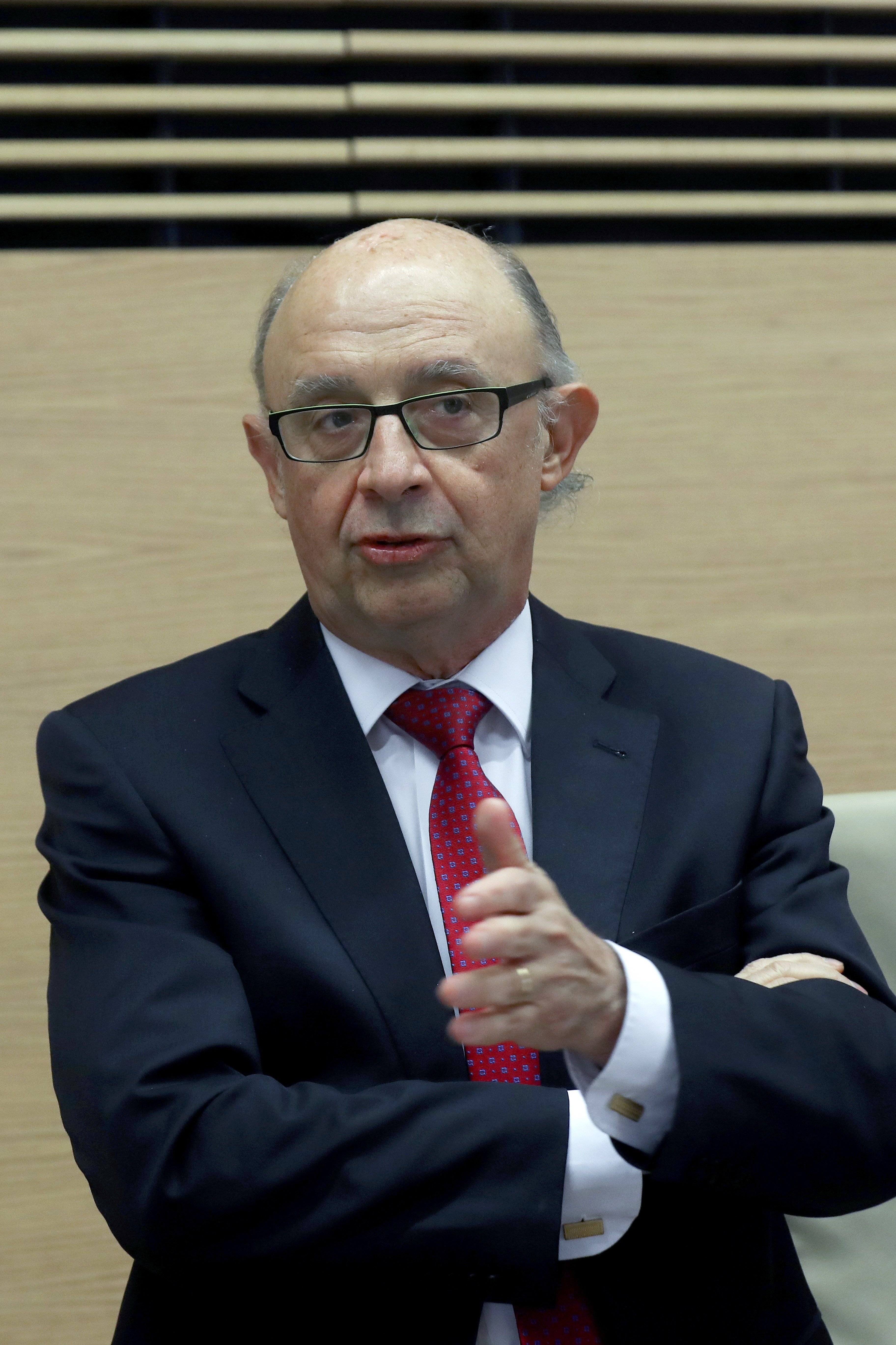 Montoro culpa a Catalunya de no haber podido presentar antes los presupuestos