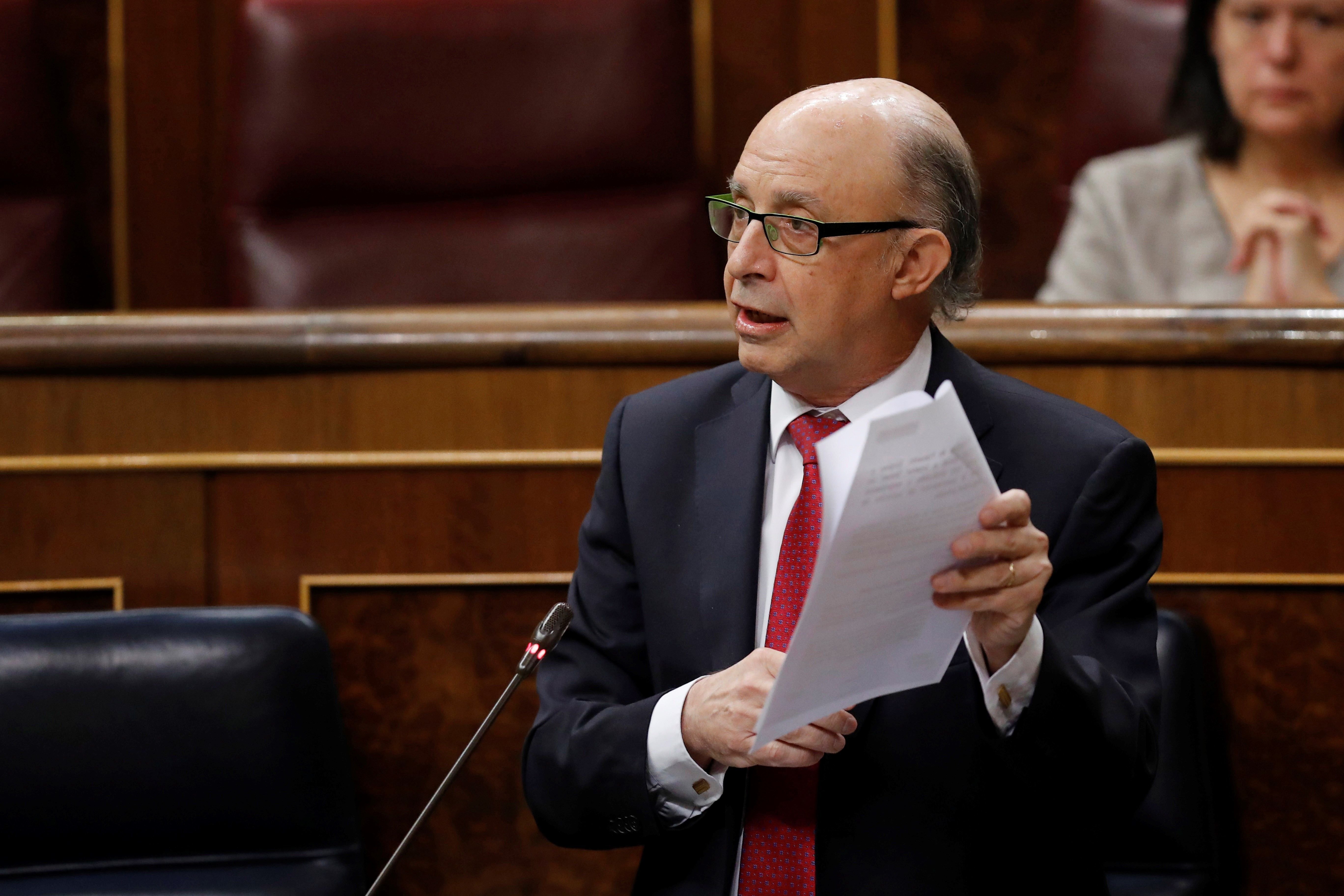 Montoro amplia les mesures de control sobre la despesa de la Generalitat