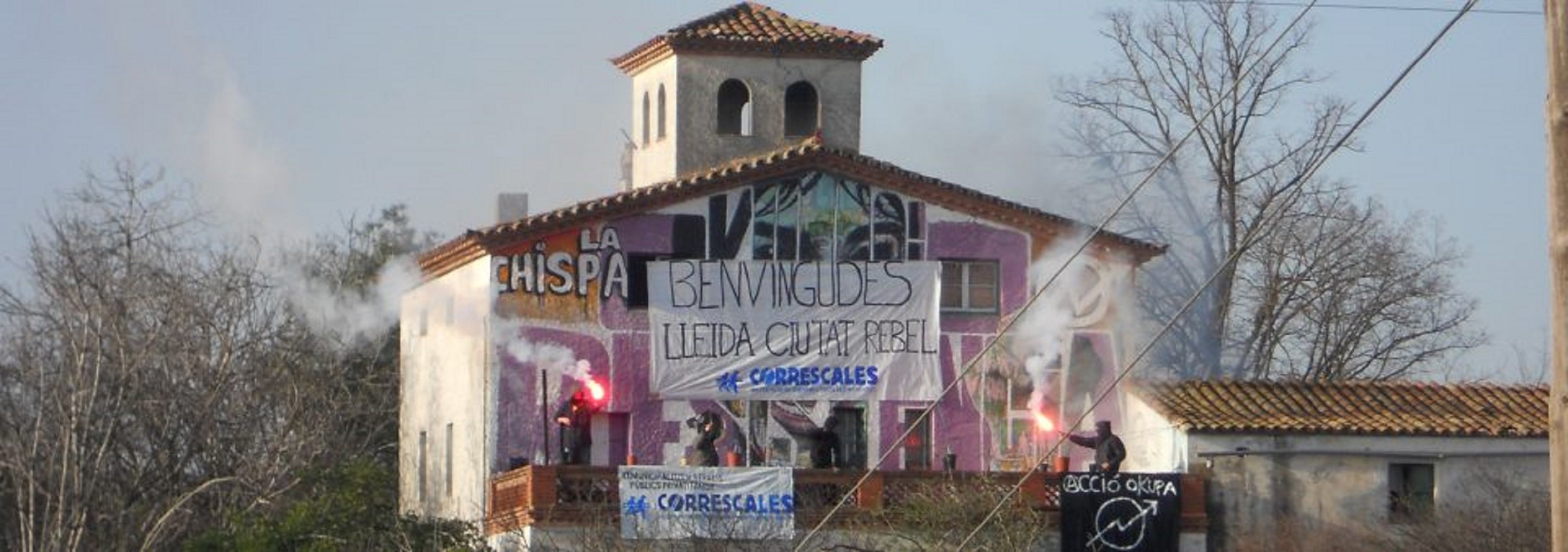 Els Mossos desallotgen el centre social okupat 'La Chispa' de Lleida