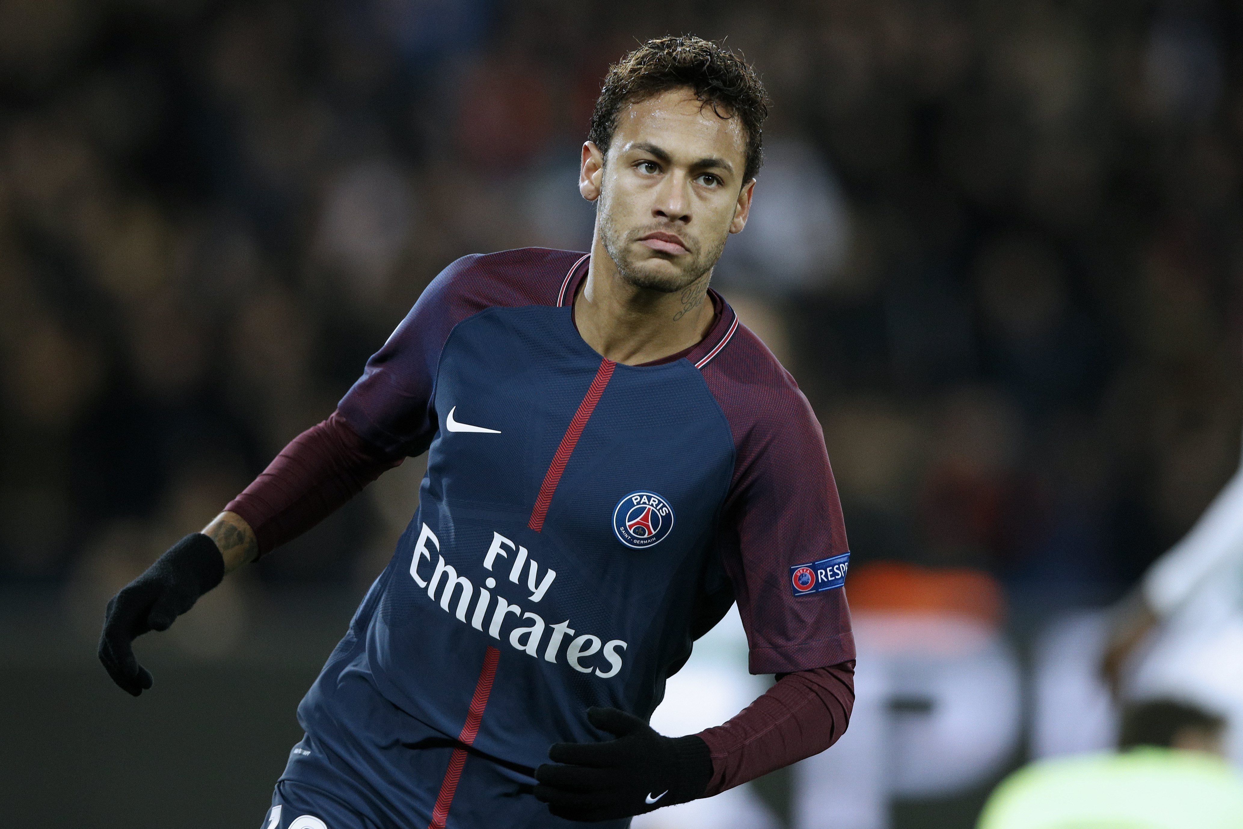 Neymar planta els periodistes quan li pregunten pel Madrid