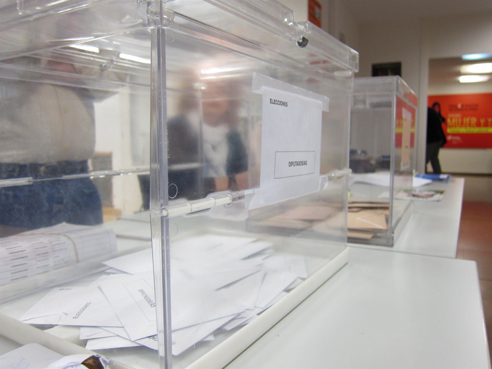 Se amplía en 24 horas el plazo para votar por correo en las elecciones del 21-D
