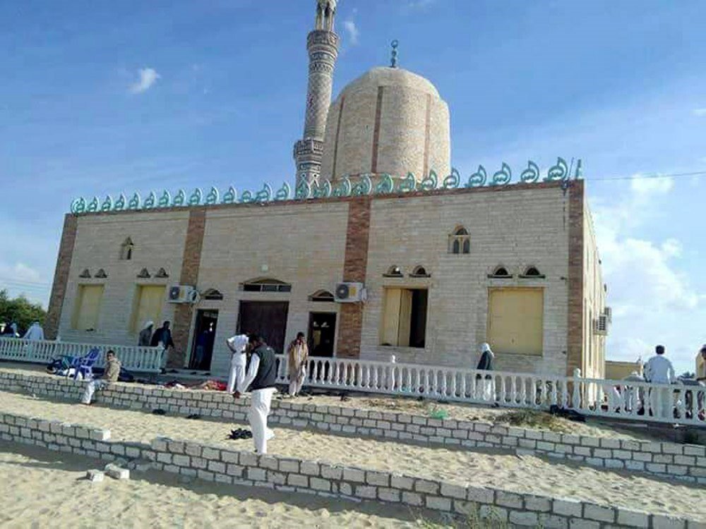 Al menos 305 muertos en un atentado contra una mezquita sufí en el Sinaí