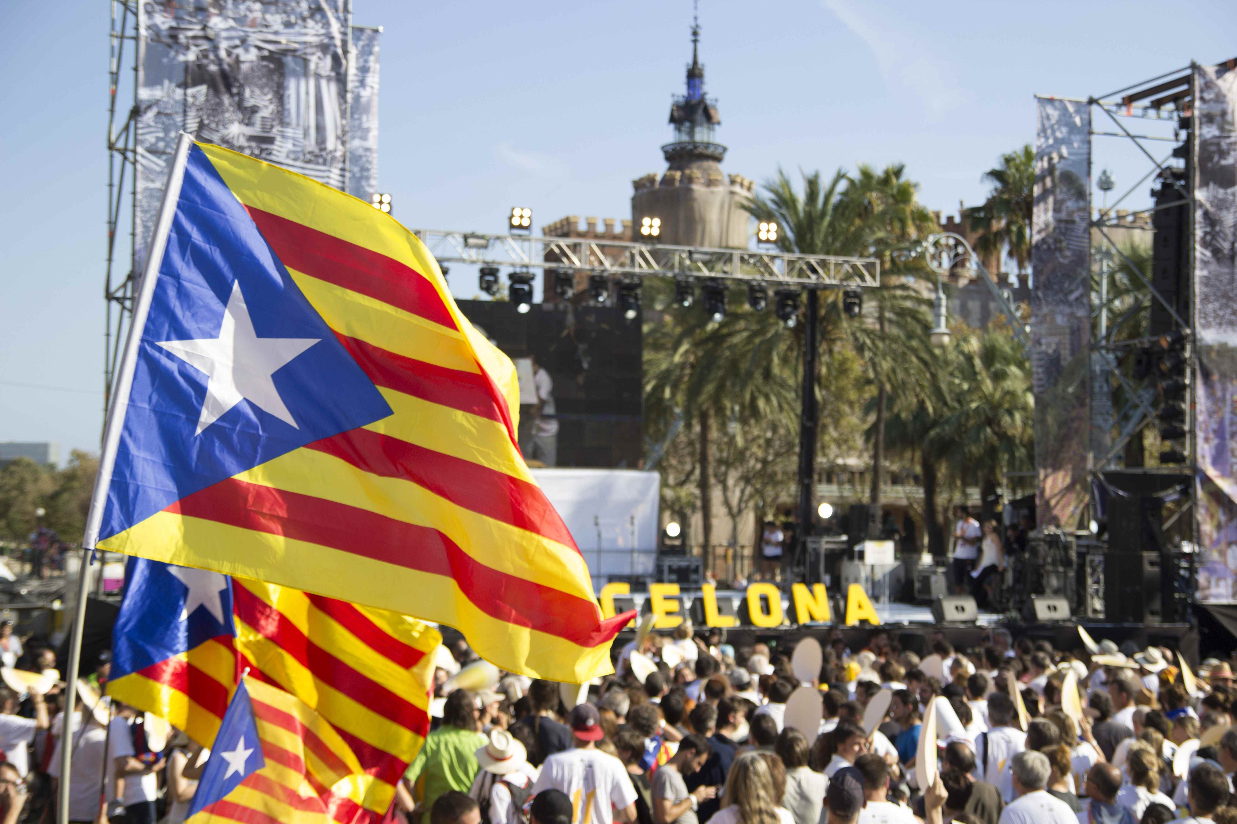 C’s i PP defensen al Parlament traslladar la Diada al dia de Sant Jordi