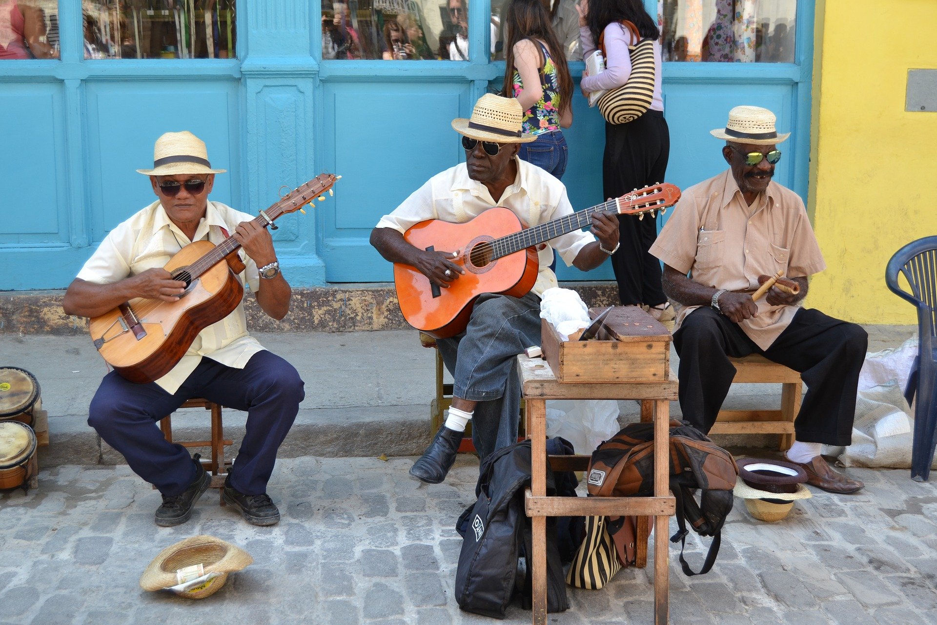 'Dios no vive en La Habana', Yasmina Khadra se tropicaliza