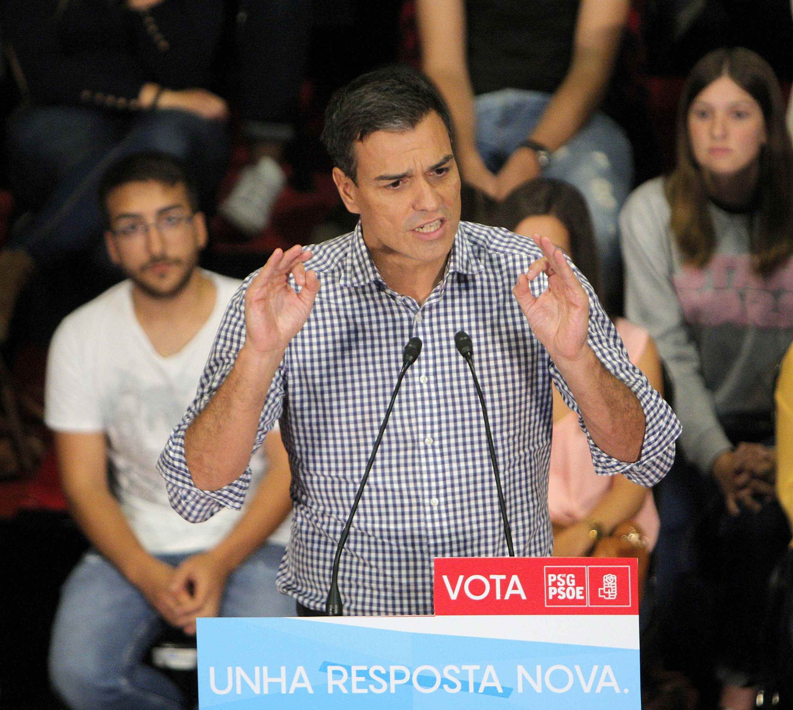 El PSOE revienta por la pugna sobre la abstención a Rajoy