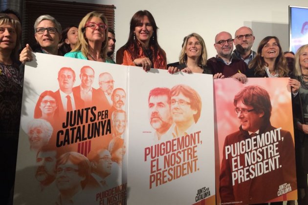 presentació cartells JuntsXCat   Marta Lasalas