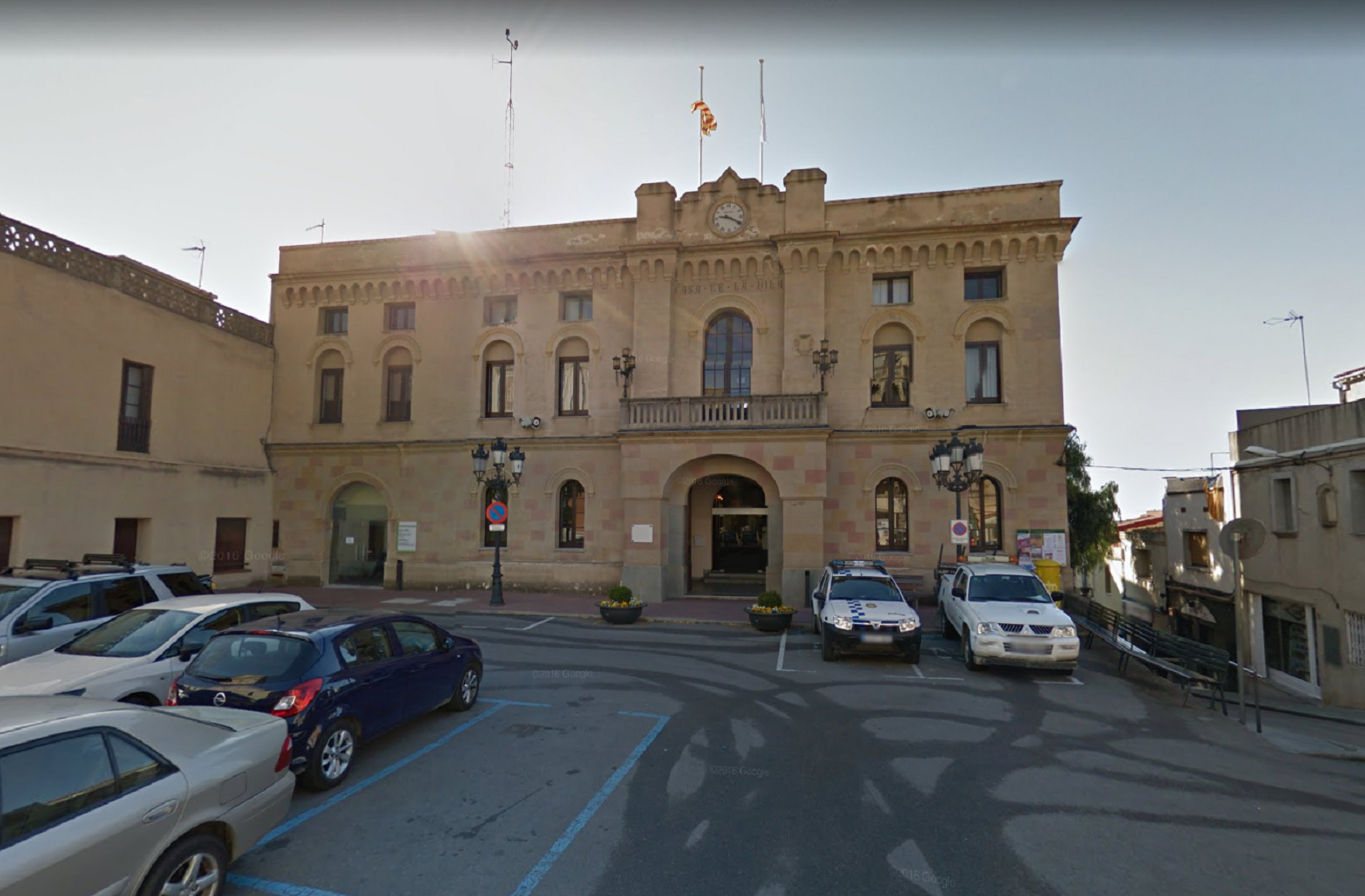 El TSJC obliga l'Ajuntament de Vilassar de Dalt a tornar a posar la bandera espanyola