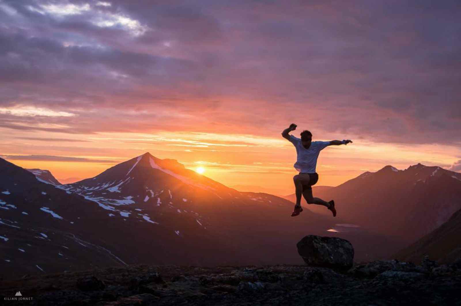 Kilian Jornet pospone el ascenso al Everest