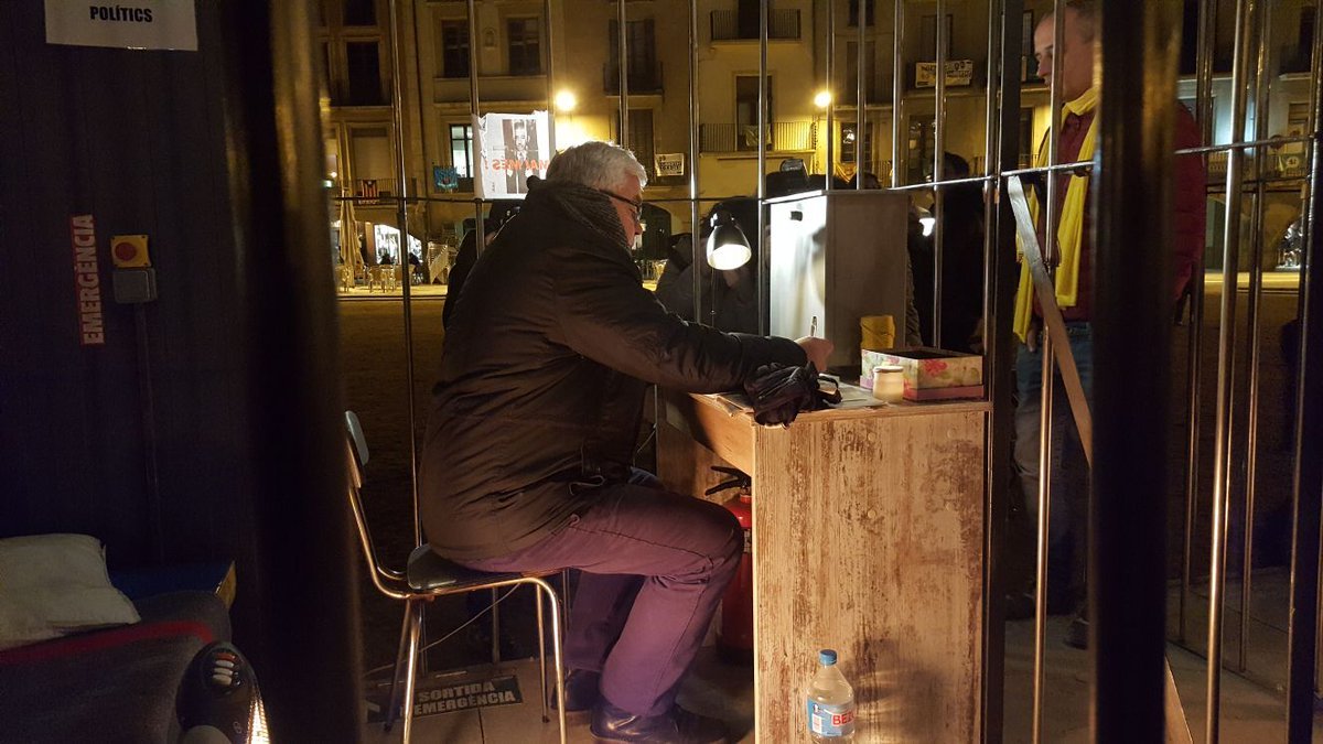 Alcoberro es tanca a la presó de Vic en solidaritat amb els presos