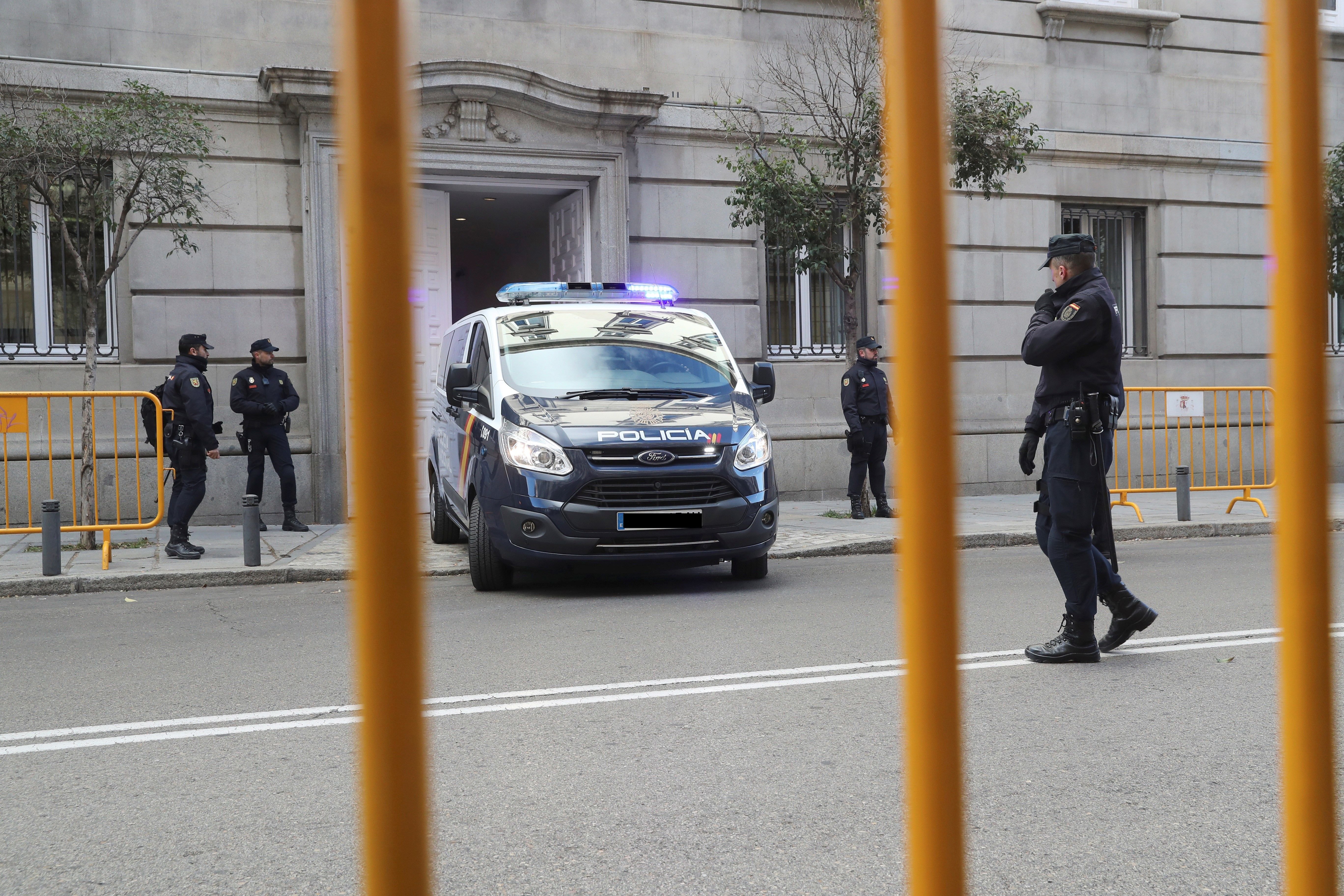 El jutge no decidirà fins dilluns si deixa en llibertat els consellers i els Jordis