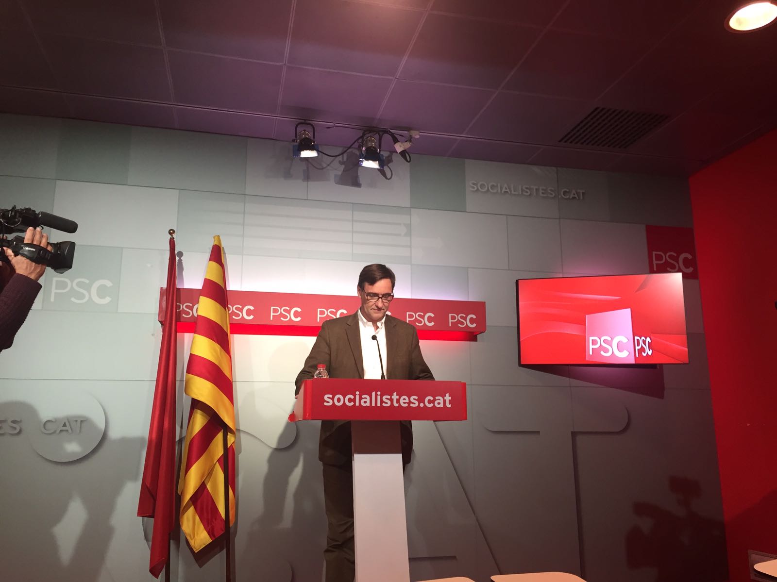 El PSC espera que los consellers salgan de la prisión para "confrontarles" el 21-D