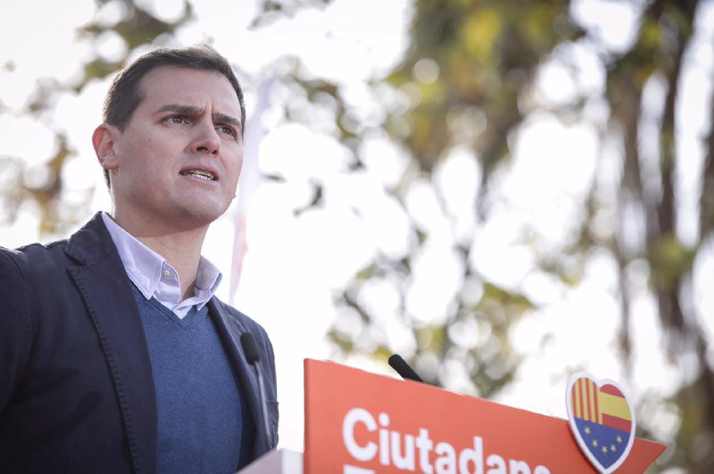 Rivera compara Puigdemont con Le Pen: "Proponen exactamente lo mismo"