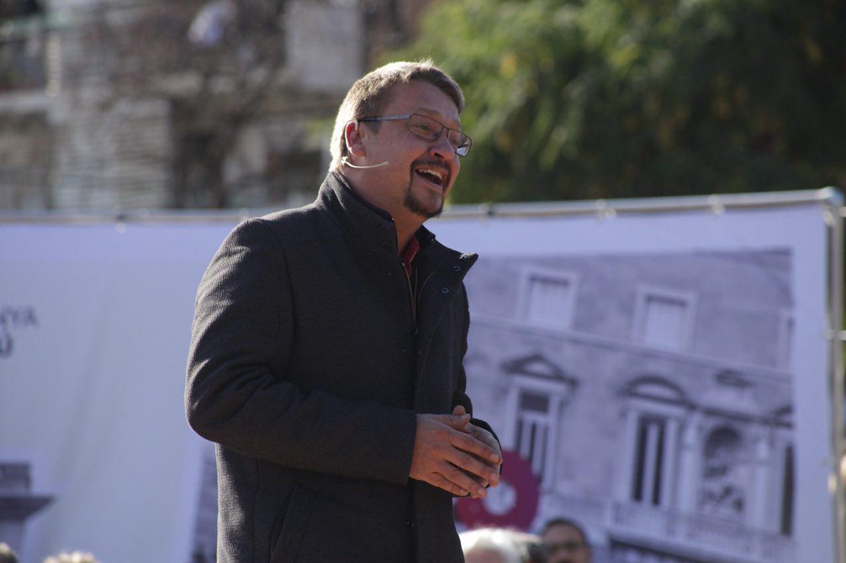 Domènech promete llevar las "políticas de cambio" de Colau a la Generalitat