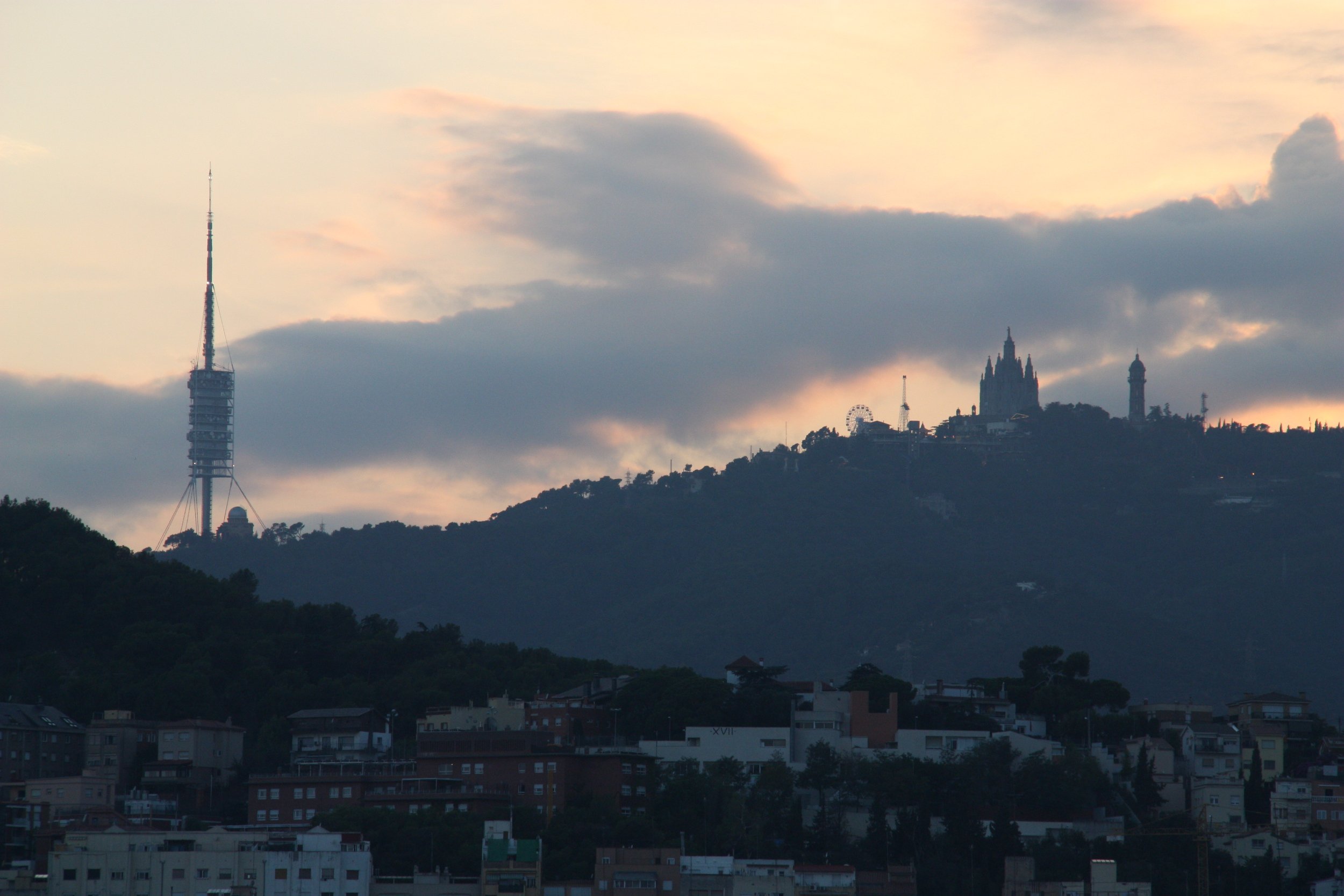 La nieve llega de forma débil al Tibidabo y a cotas bajas