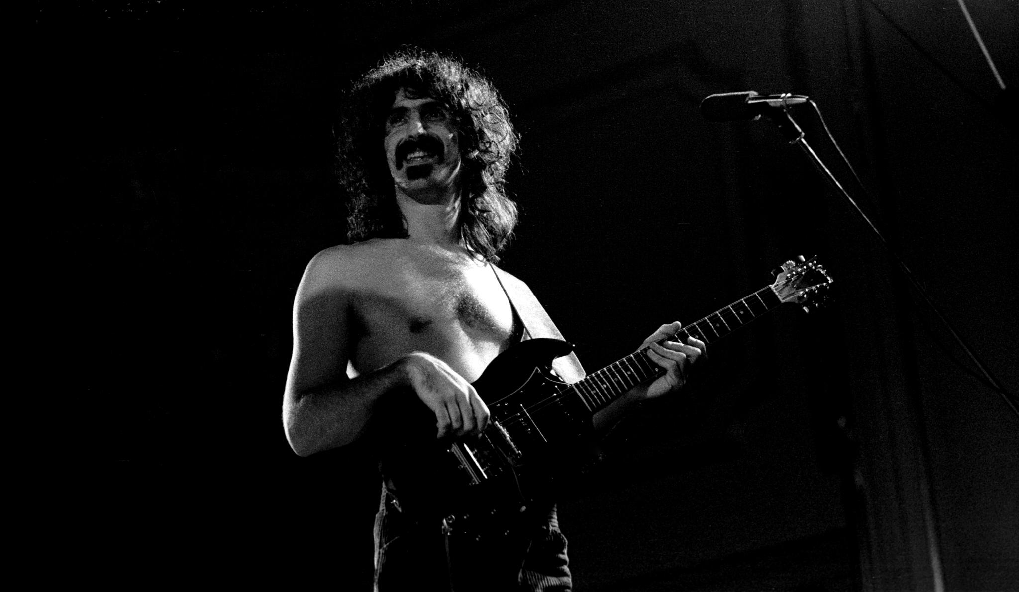 30 anys sense Frank Zappa, el músic que ballava sobre arquitectura i odiava els hippies