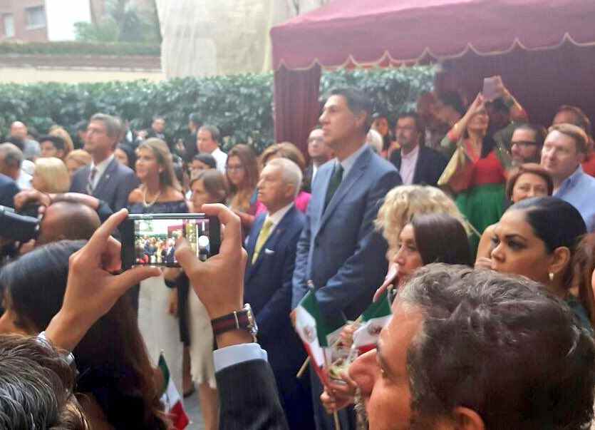 Albiol celebra la independencia de México y se desata la polémica