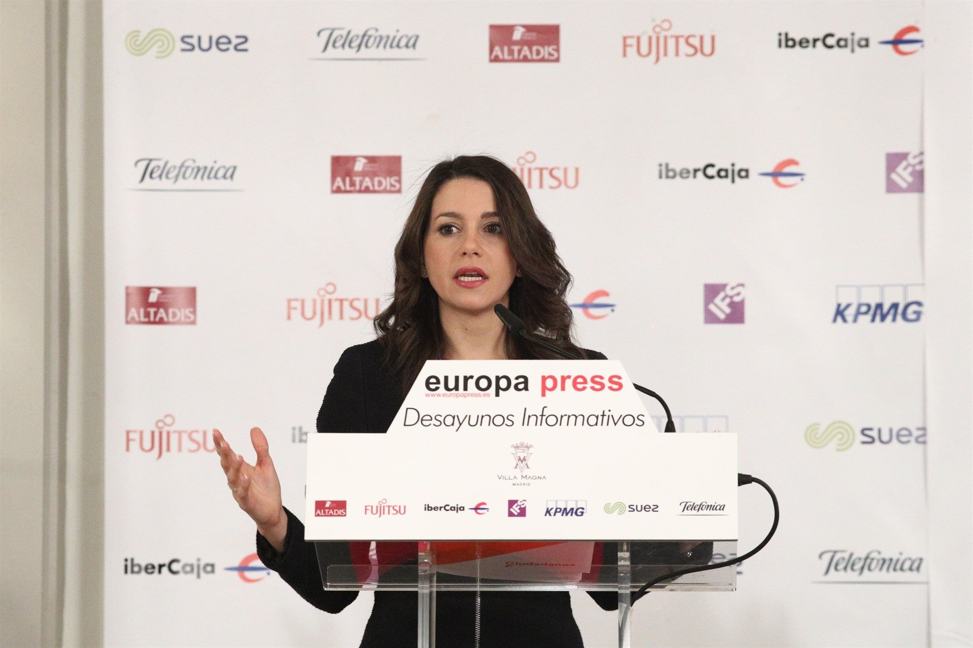 Arrimadas, contra un govern estatal amb nacionalistes perquè "volen destruir Espanya"