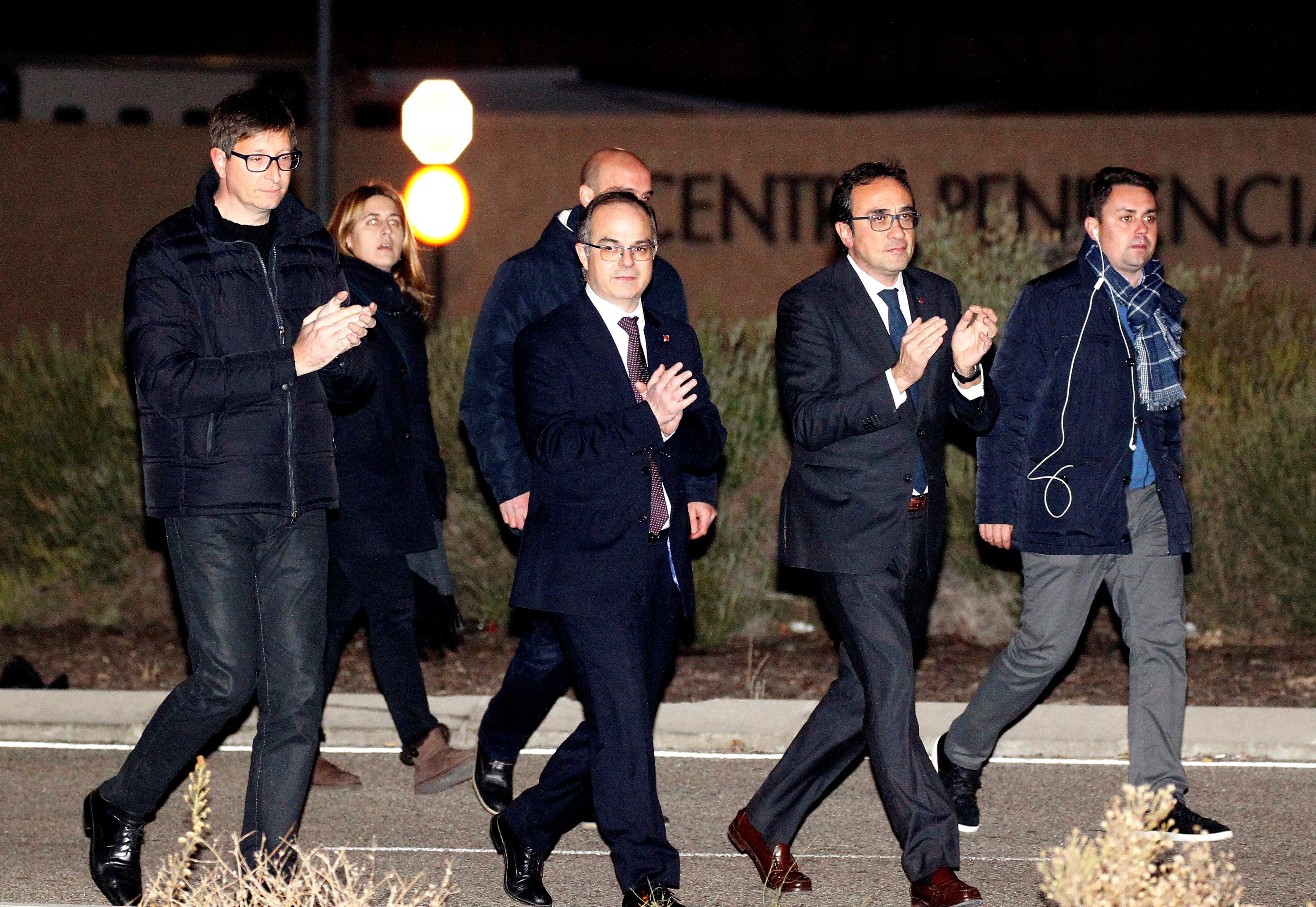 Catalan ministers Rull, Turull, Romeva and Mundó leave prison