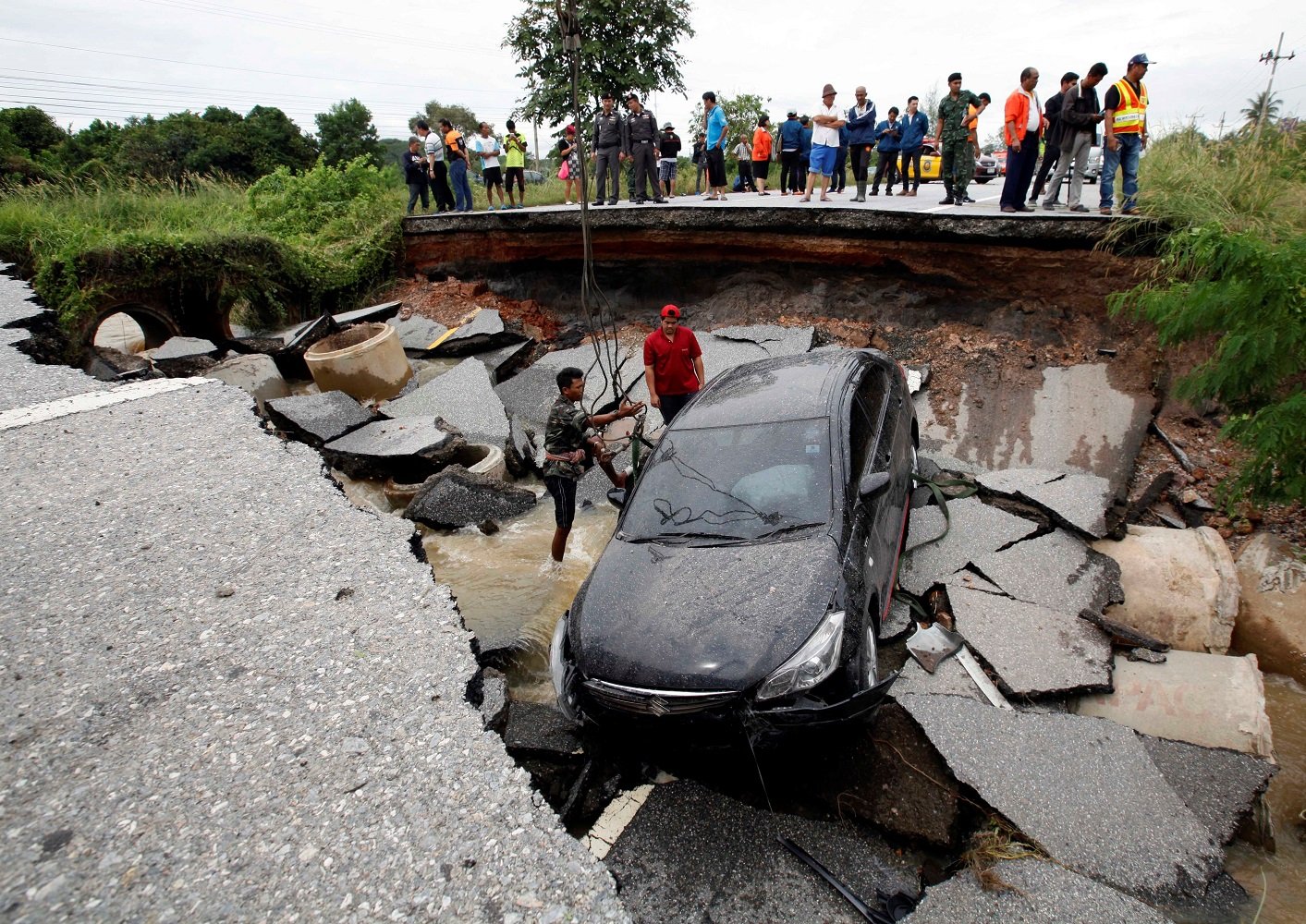 Almenys 15 morts i 960.000 afectats per les inundacions a Tailàndia