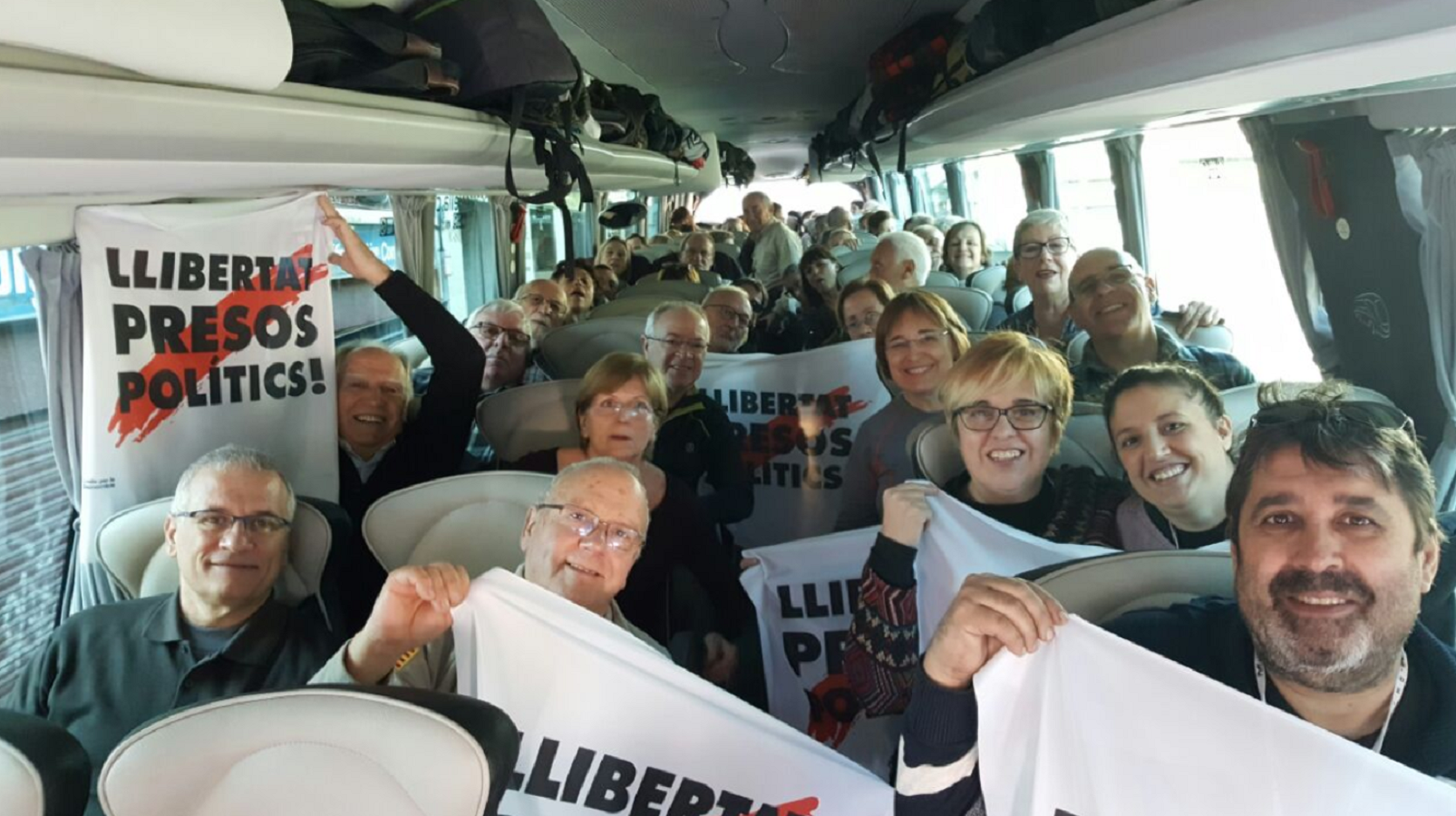 Milers de vehicles catalans omplen les carreteres europees camí de Brussel·les