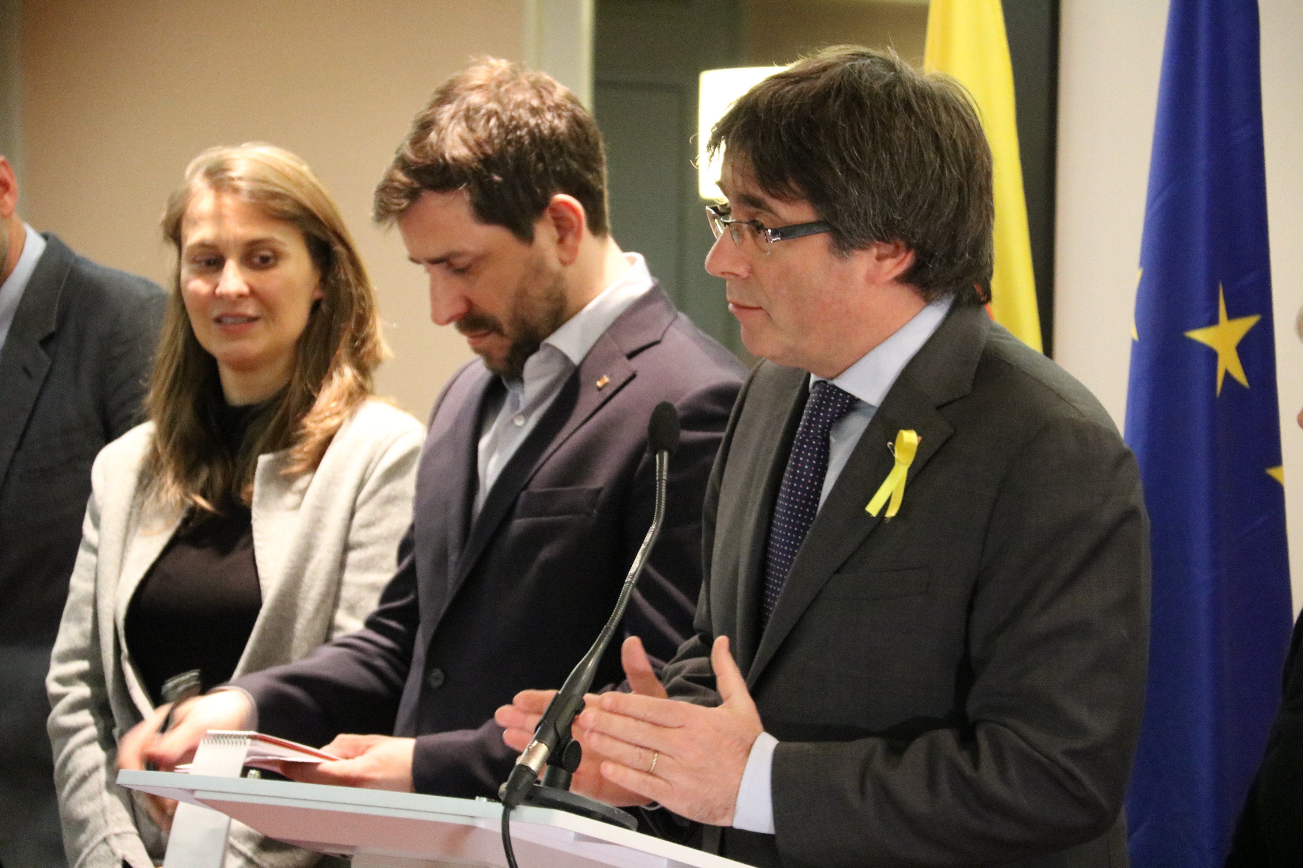 Puigdemont ridiculitza la retirada de l'euroordre: "L'Estat ha tingut por"