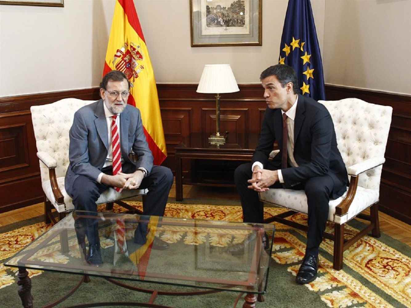 Pedro Sánchez sube y Mariano Rajoy cae: menos de 4 puntos de diferencia
