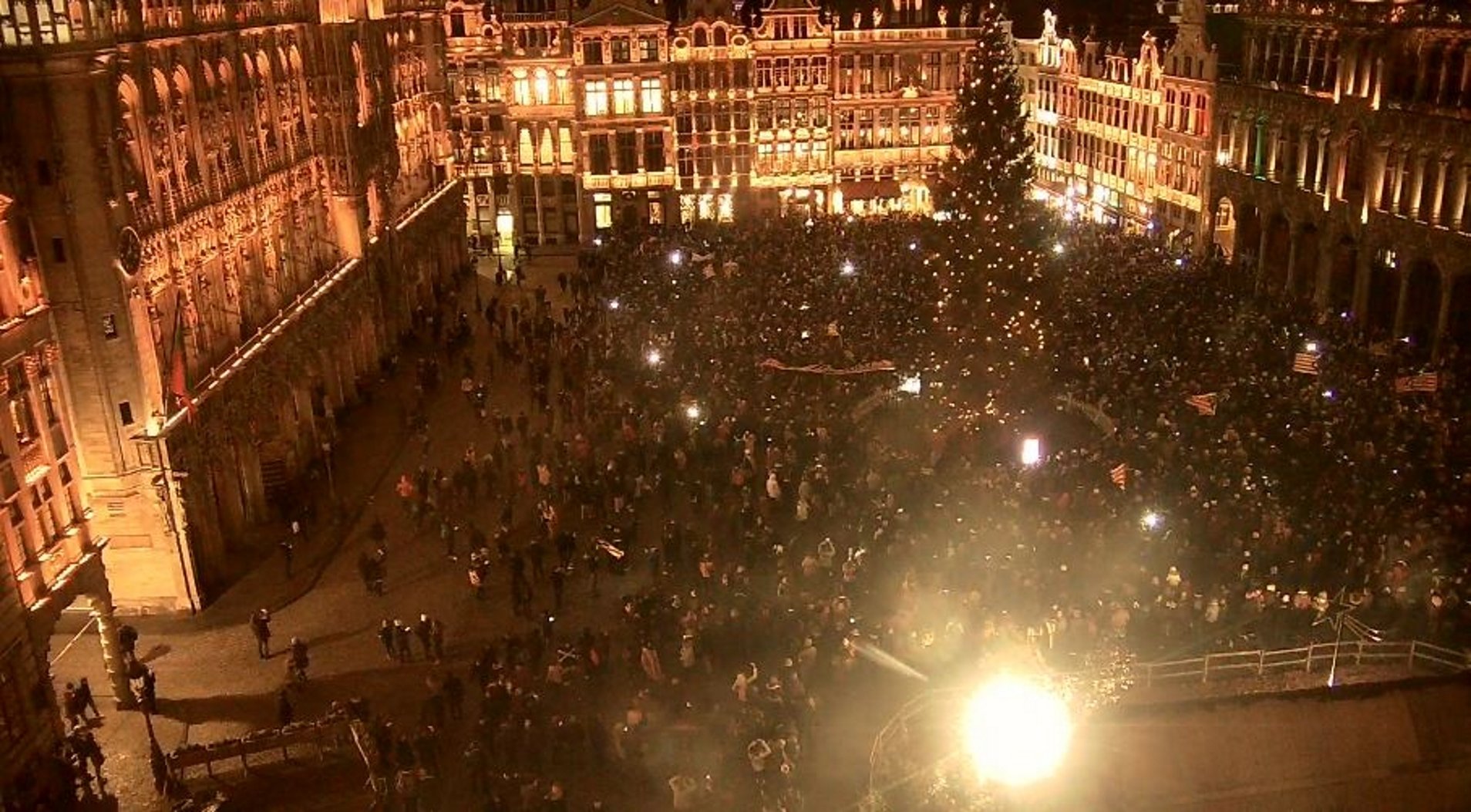 Mira aquí en directe els catalans a la Grand Place de Brussel·les