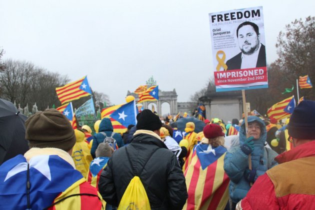junqueras omplim brusseles   julia
