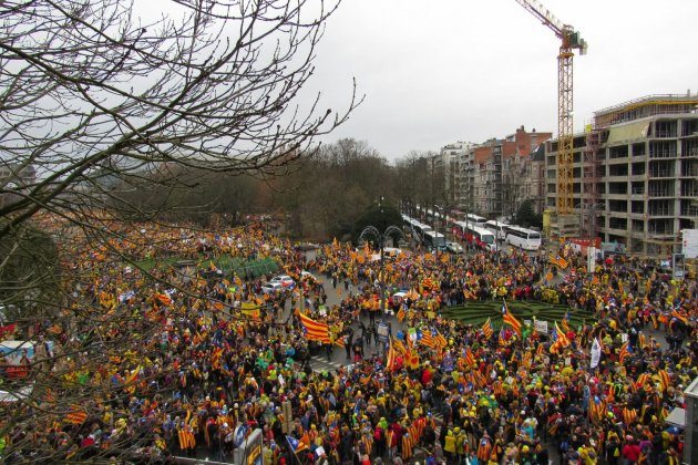 manifestacio brusselles des de dalt   julia farre