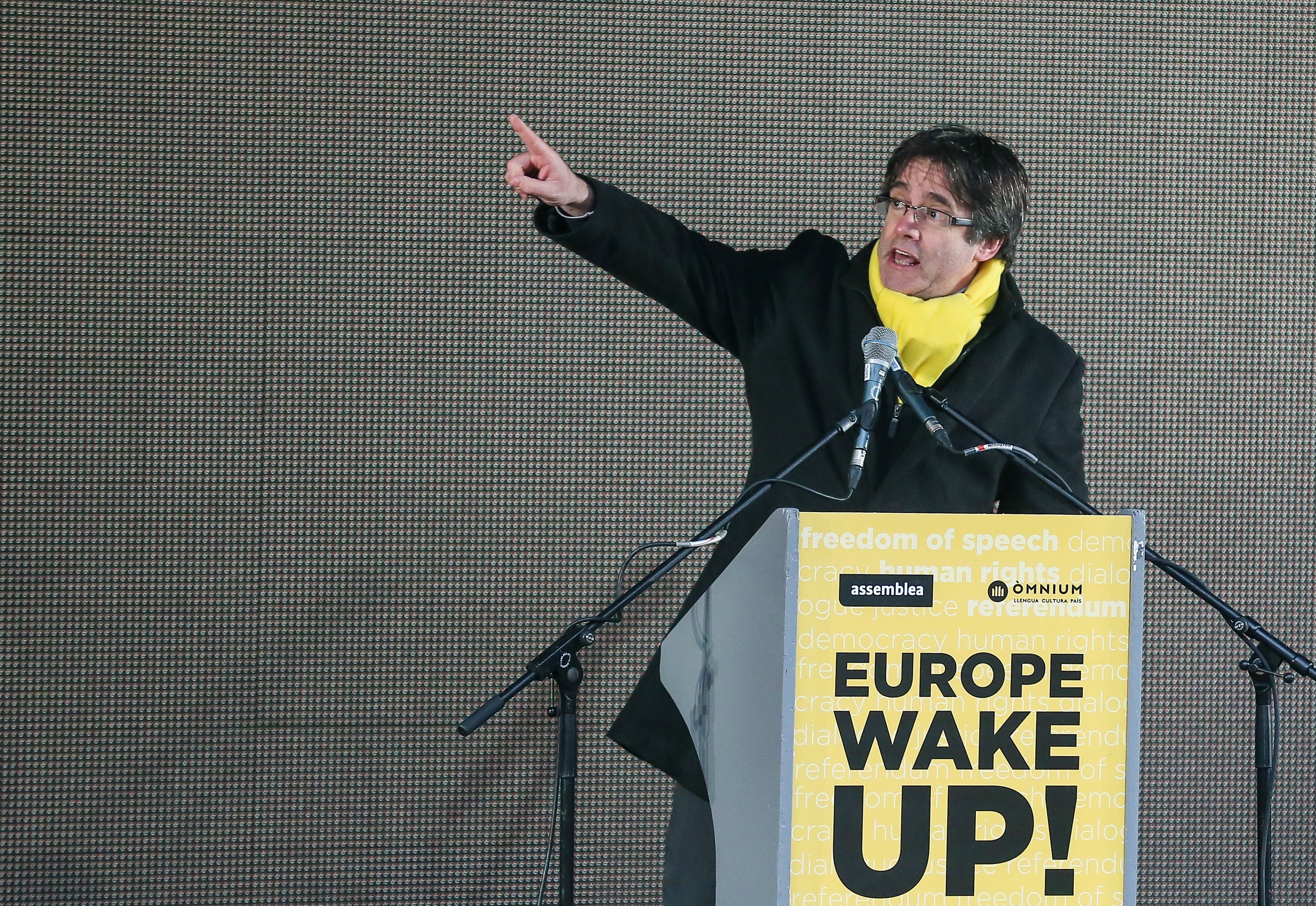 Puigdemont llama a Europa a decir "así, no" a los estados que no respetan derechos básicos