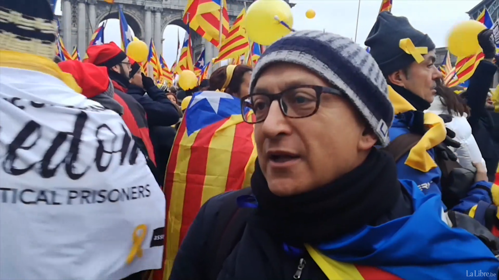 Vídeo: Els catalans expliquen a la premsa belga per què es manifesten