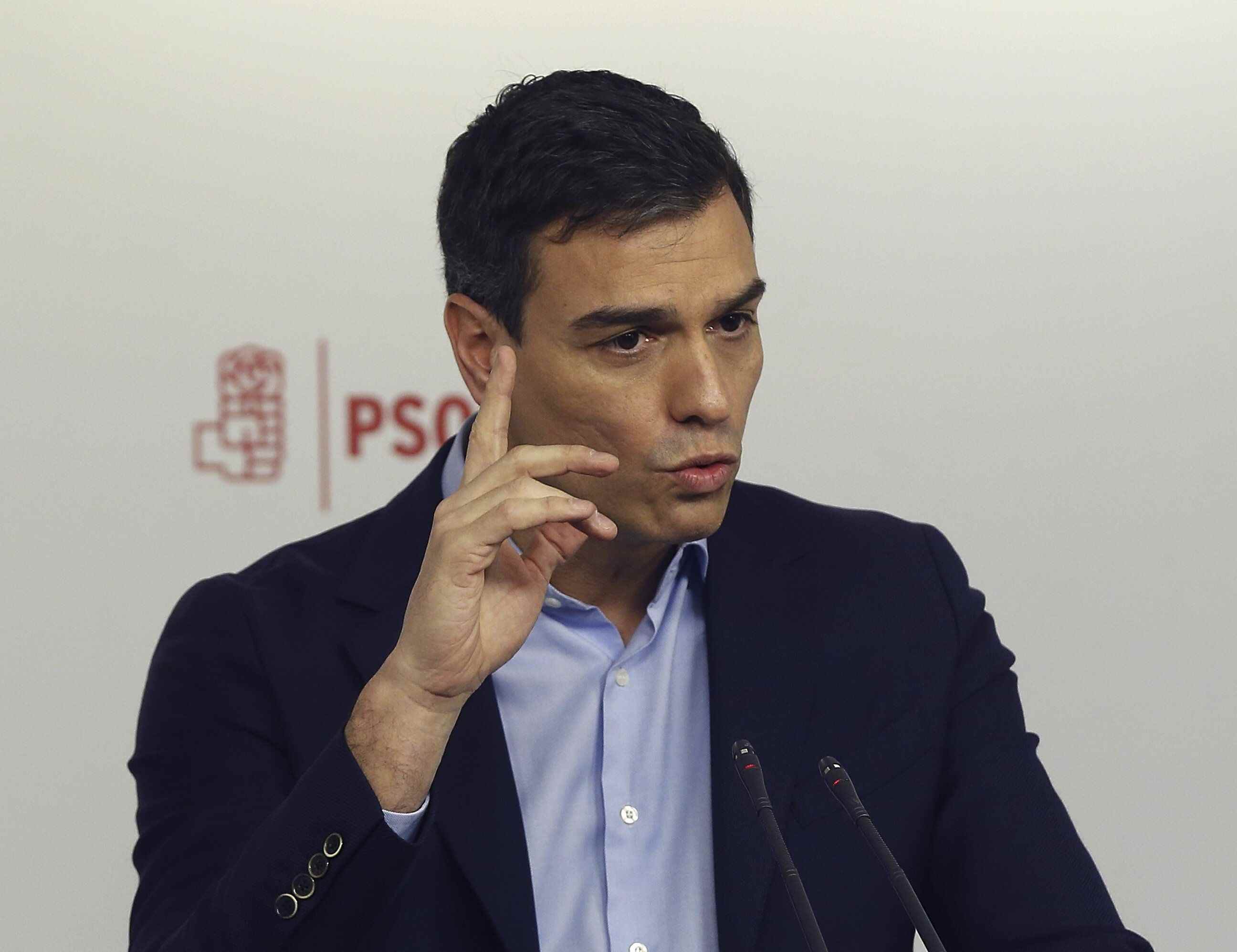 La investidura torna a la teulada dels partits