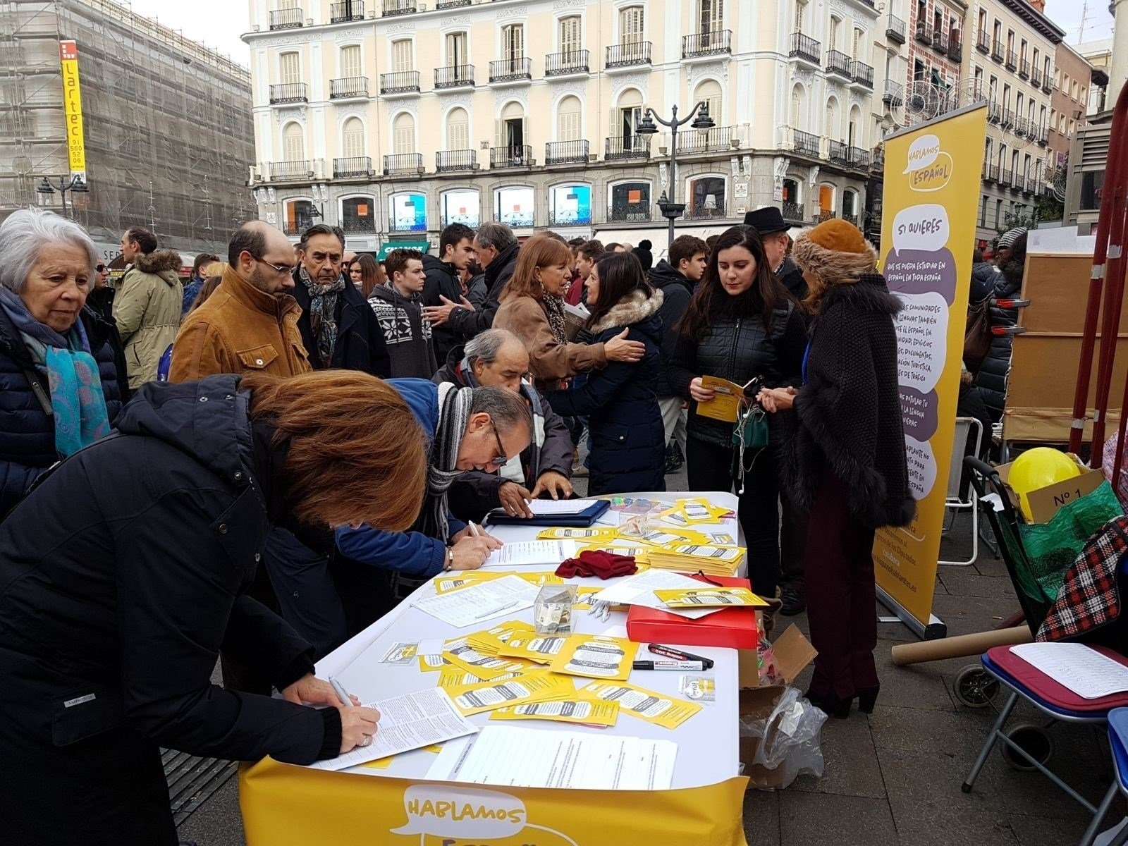 30.000 madrileños firman a favor de imponer el castellano en las escuelas