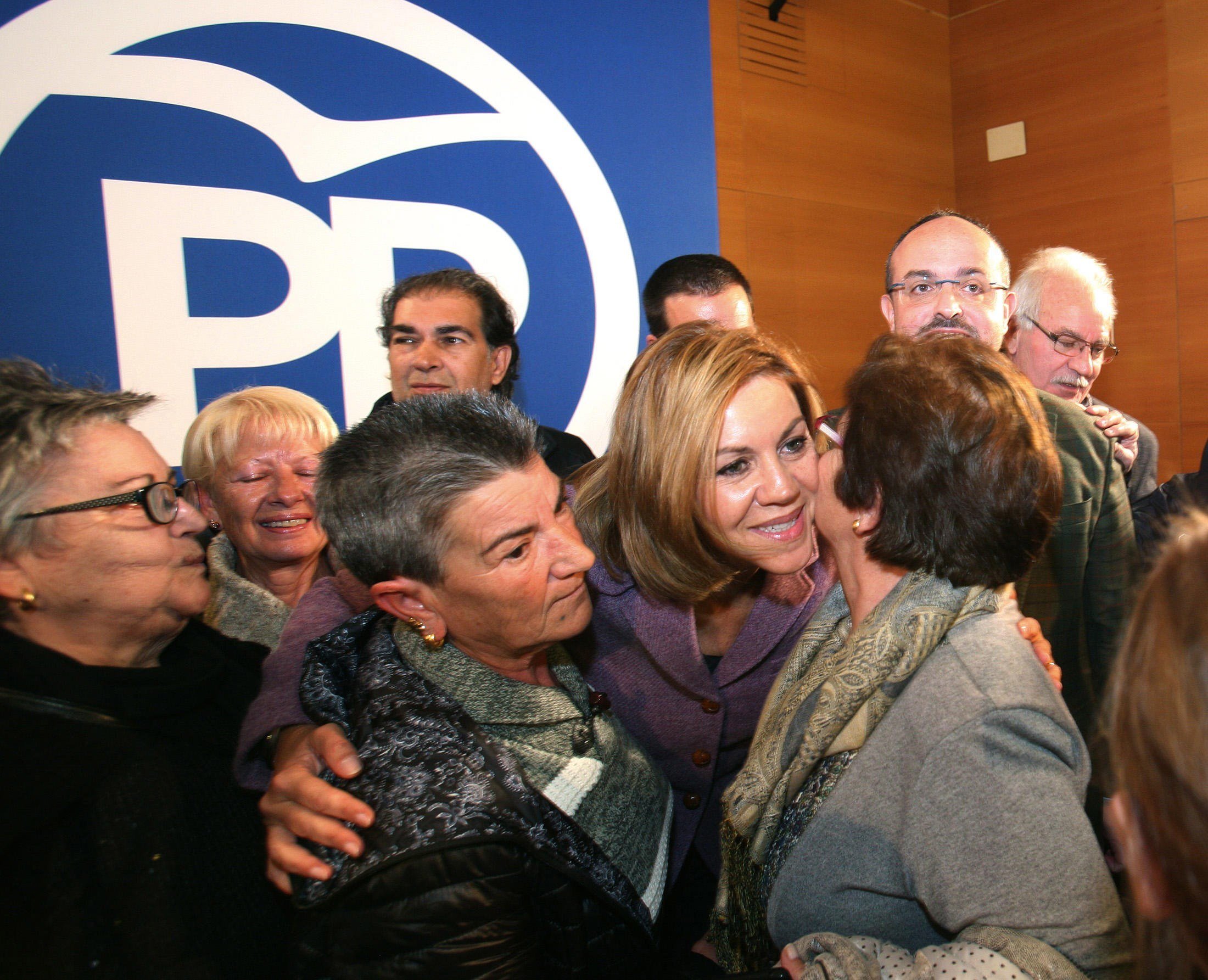 Cospedal agita la catalanofobia para ganar votos en el País Valencià