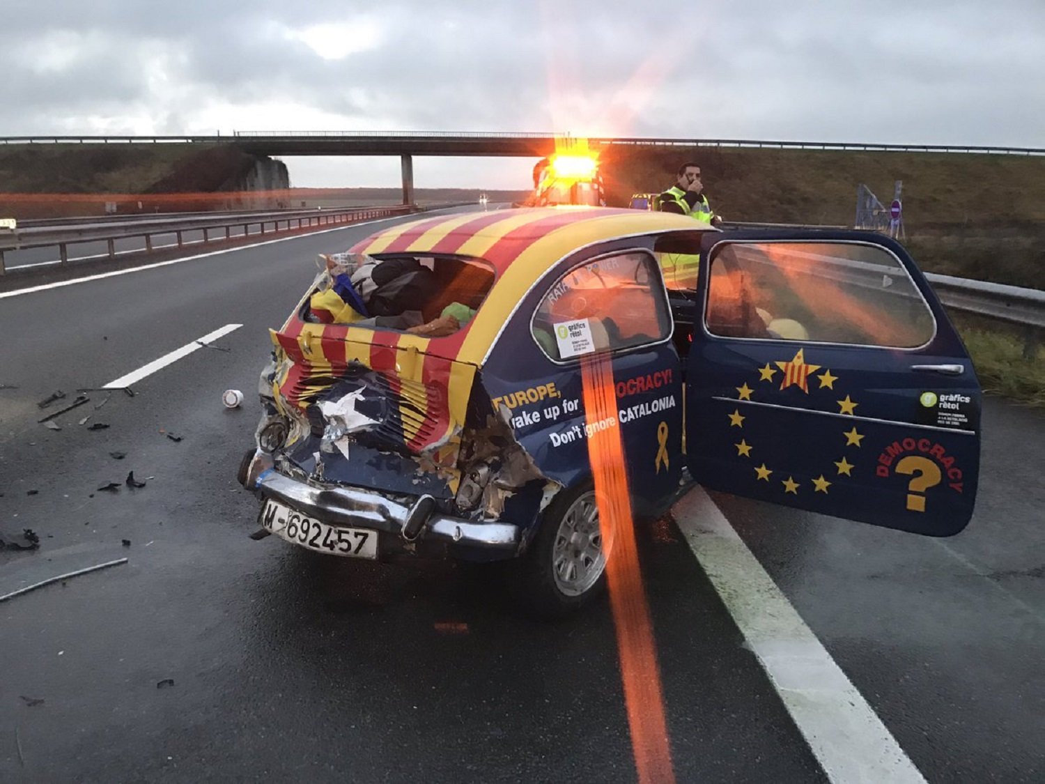 Choca el 600 'independentista' volviendo de Bruselas