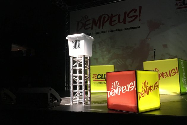 urna acte central campanya CUP Nicolás Tomás urna acte central campanya CUP Nicolás Tomás