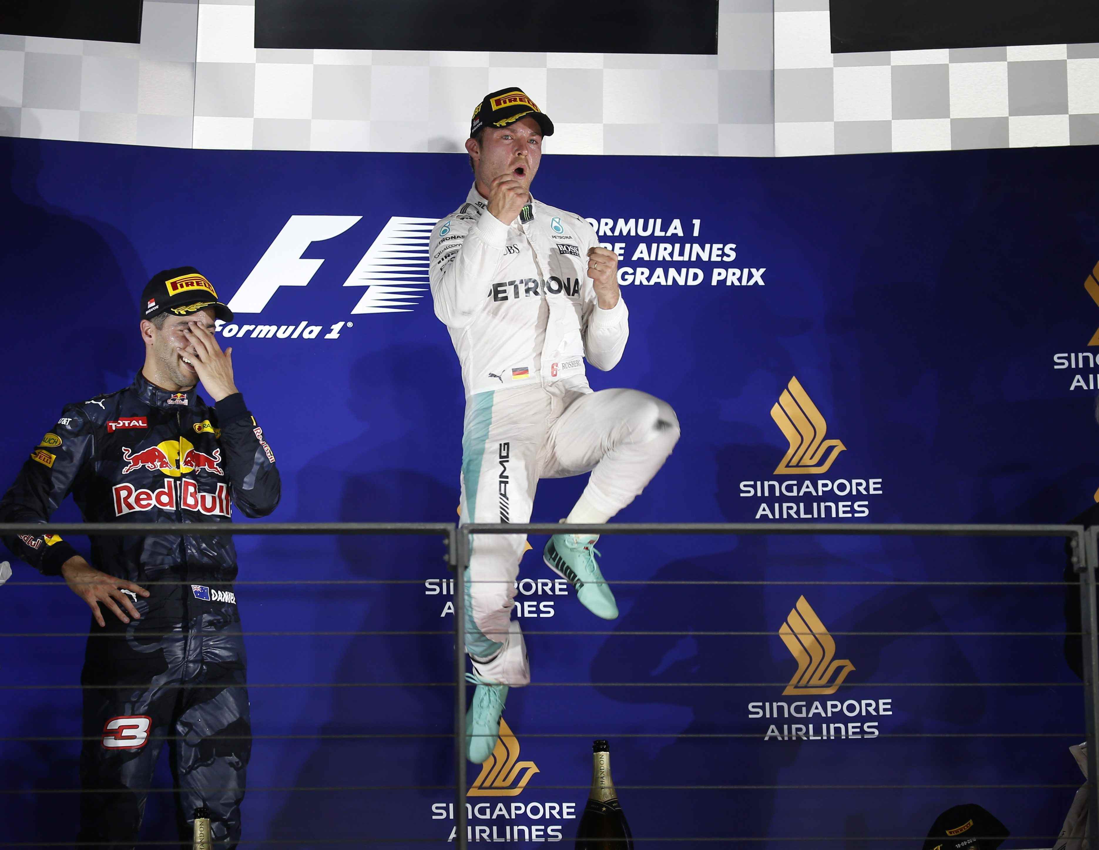 Rosberg es el rey de la noche en Singapur