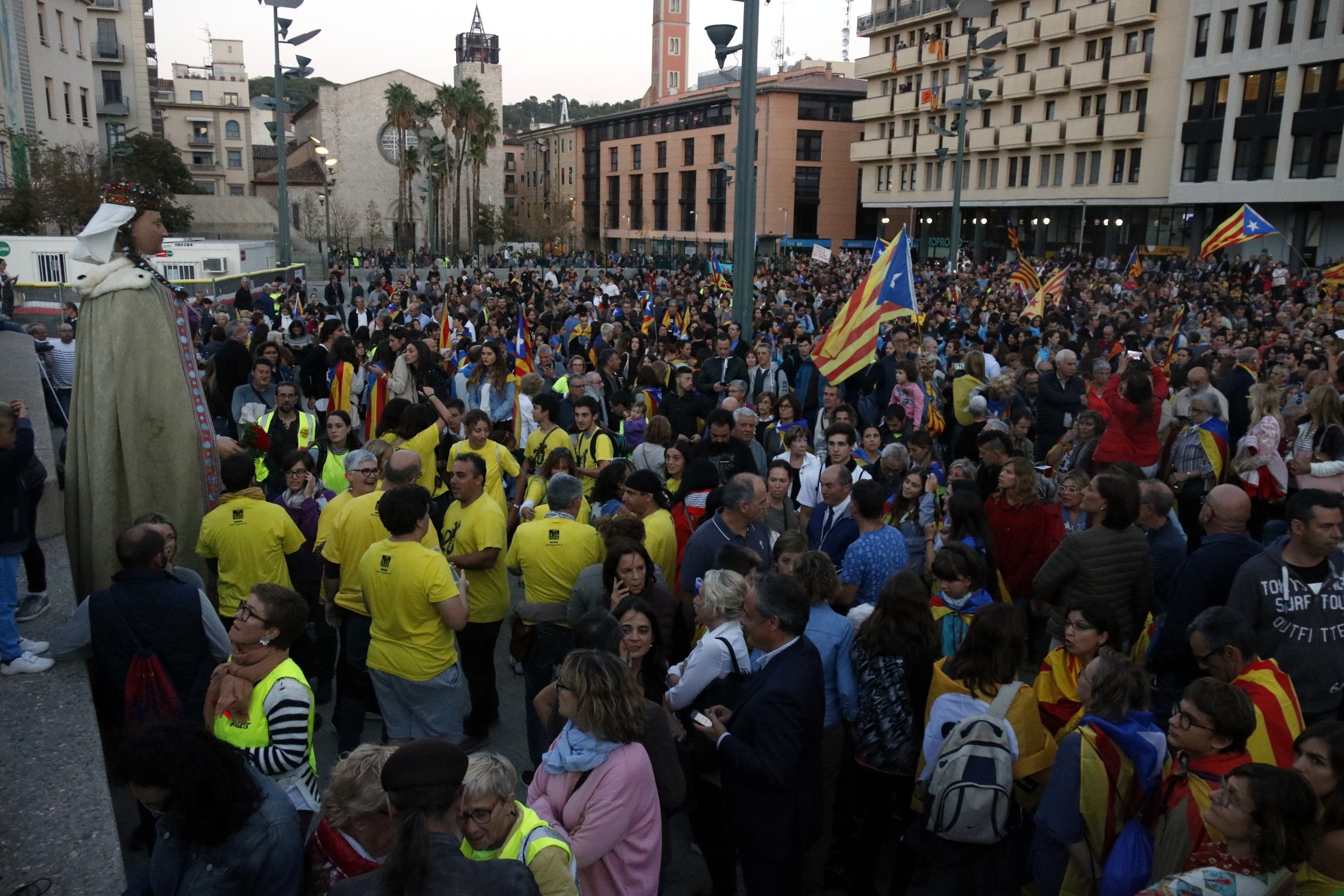 Girona aprueba cambiar el nombre de la plaza Constitución por la de 1 de Octubre