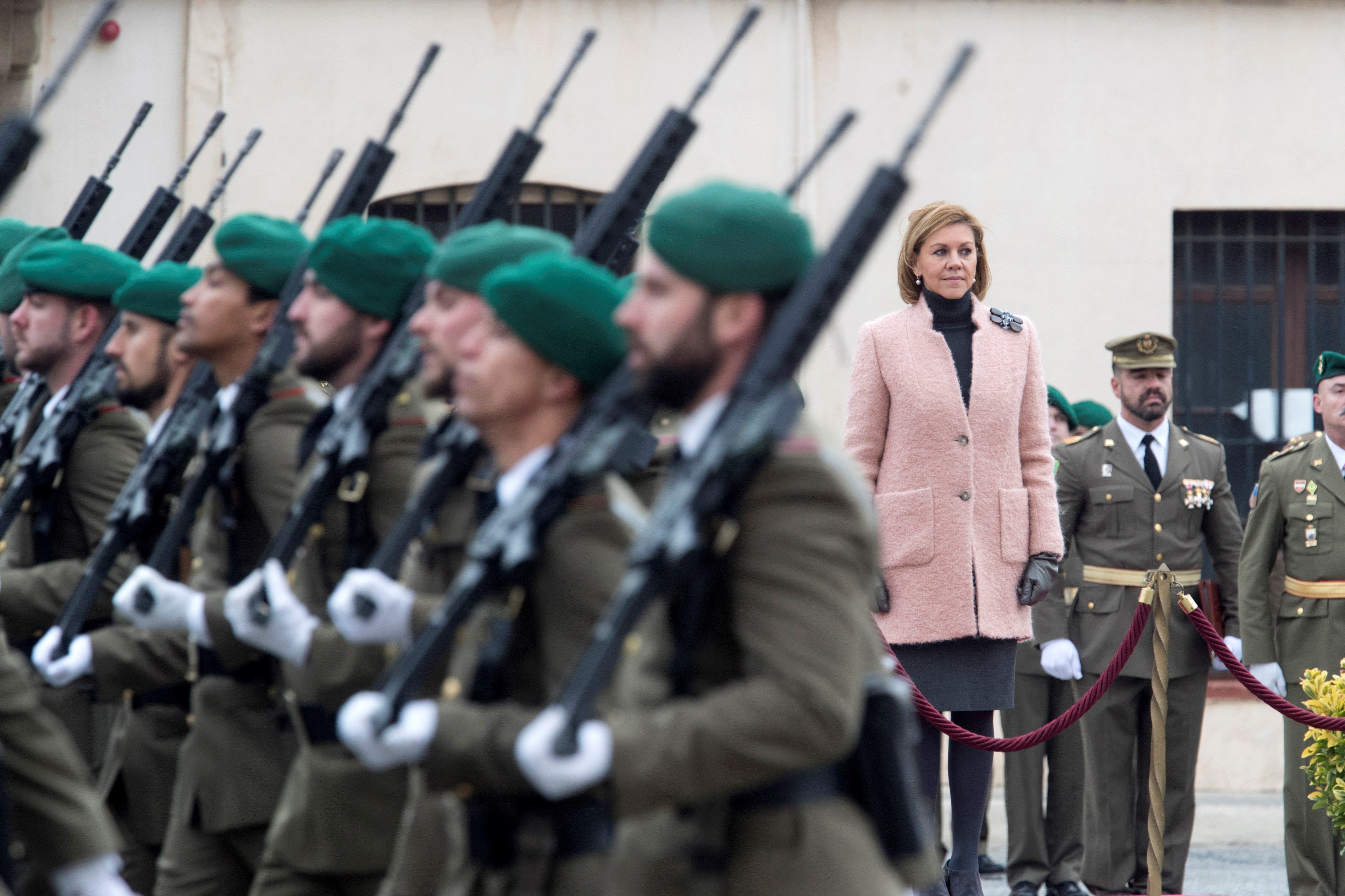 Defensa considera una "gamberrada" las amenazas a Puigdemont encima de un tanque