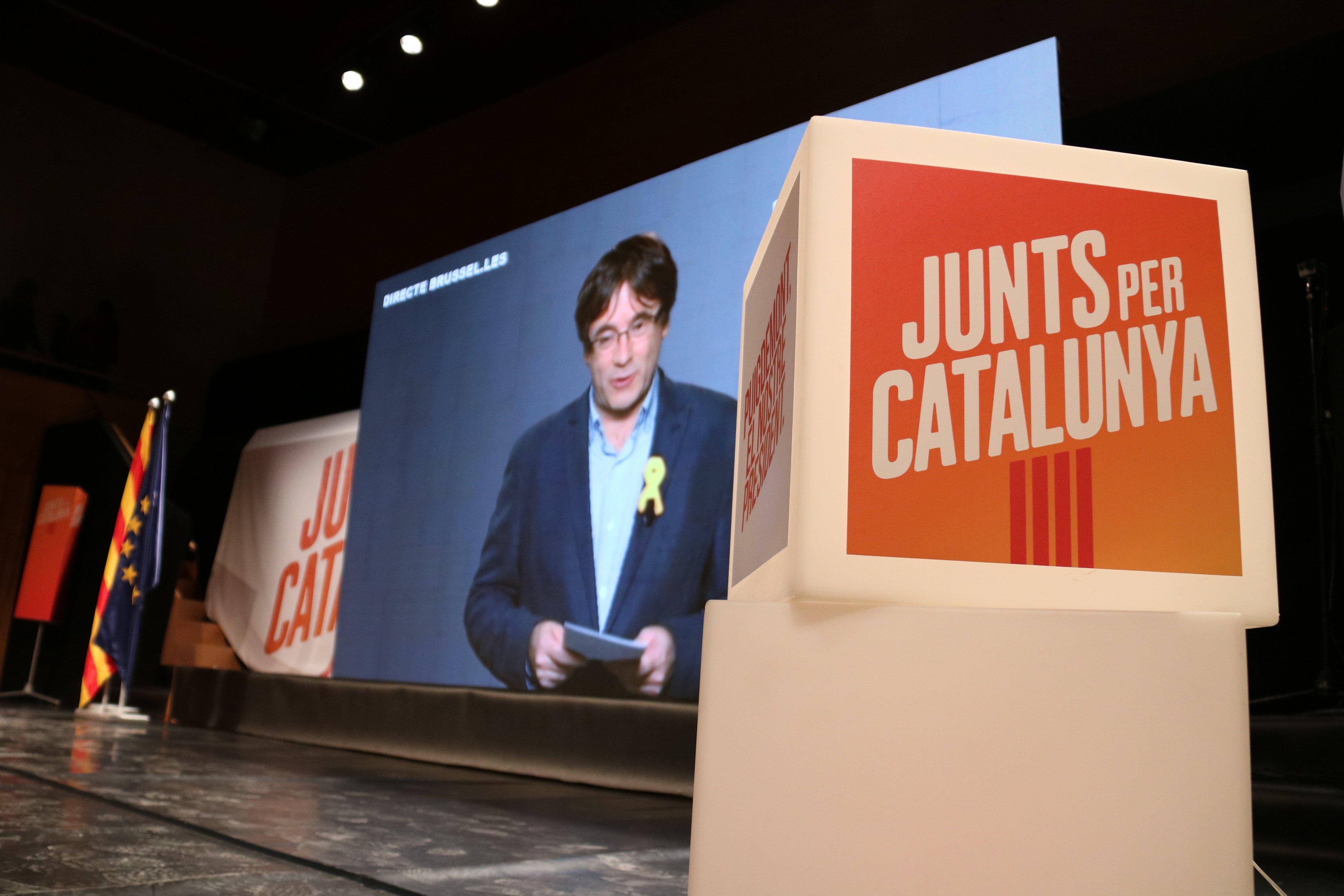 Puigdemont: "Iceta comía paellas a escondidas mientras pegaban a sus conciudadanos"