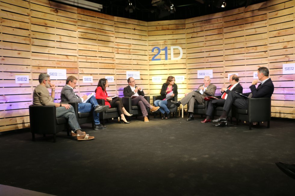 Los bloques no acercan posturas en el segundo debate del 21-D