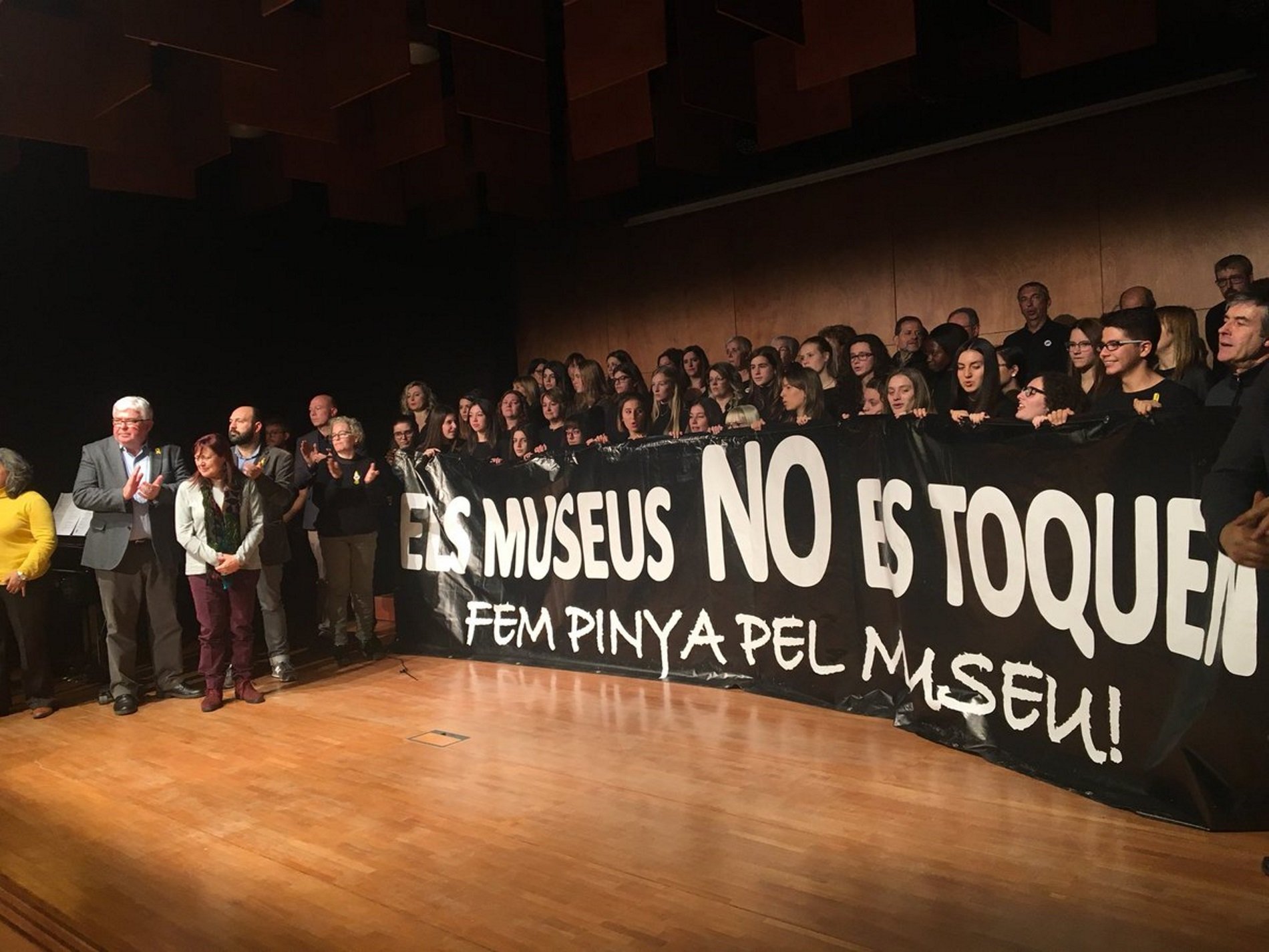 Los guardias civiles, al llegar a Lleida: "Venimos a ocupar el museo"