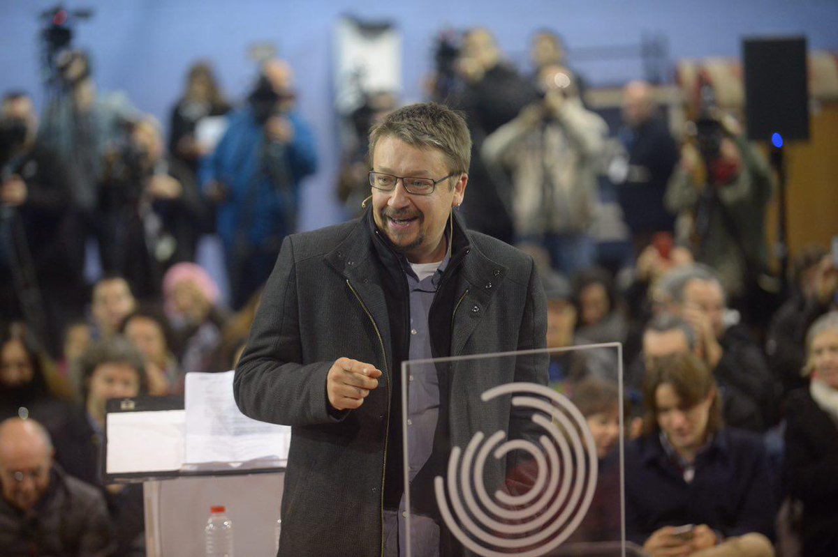 Domènech, a Rovira: "Algunos están acostumbrados a doblegarse a la derecha"