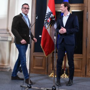 Sebastian Kurz (d), ministre austríac d'Afers Exteriors i líder del Partit Popular (ÖVP), i el líder del Partit de la Llibertat (FPÖ) Heinz Christian Strache (e) Palau Epstein, Viena, 20172115 Sebastian Kurz (d), ministre austríac d'Afers Exteriors i líder del Partit Popular (ÖVP), i el líder del Partit de la Llibertat (FPÖ) Heinz Christian Strache (e) Palau Epstein, Viena, 20172115