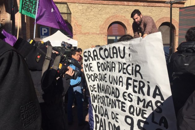 Protesta acto Colau - Carlota Camps