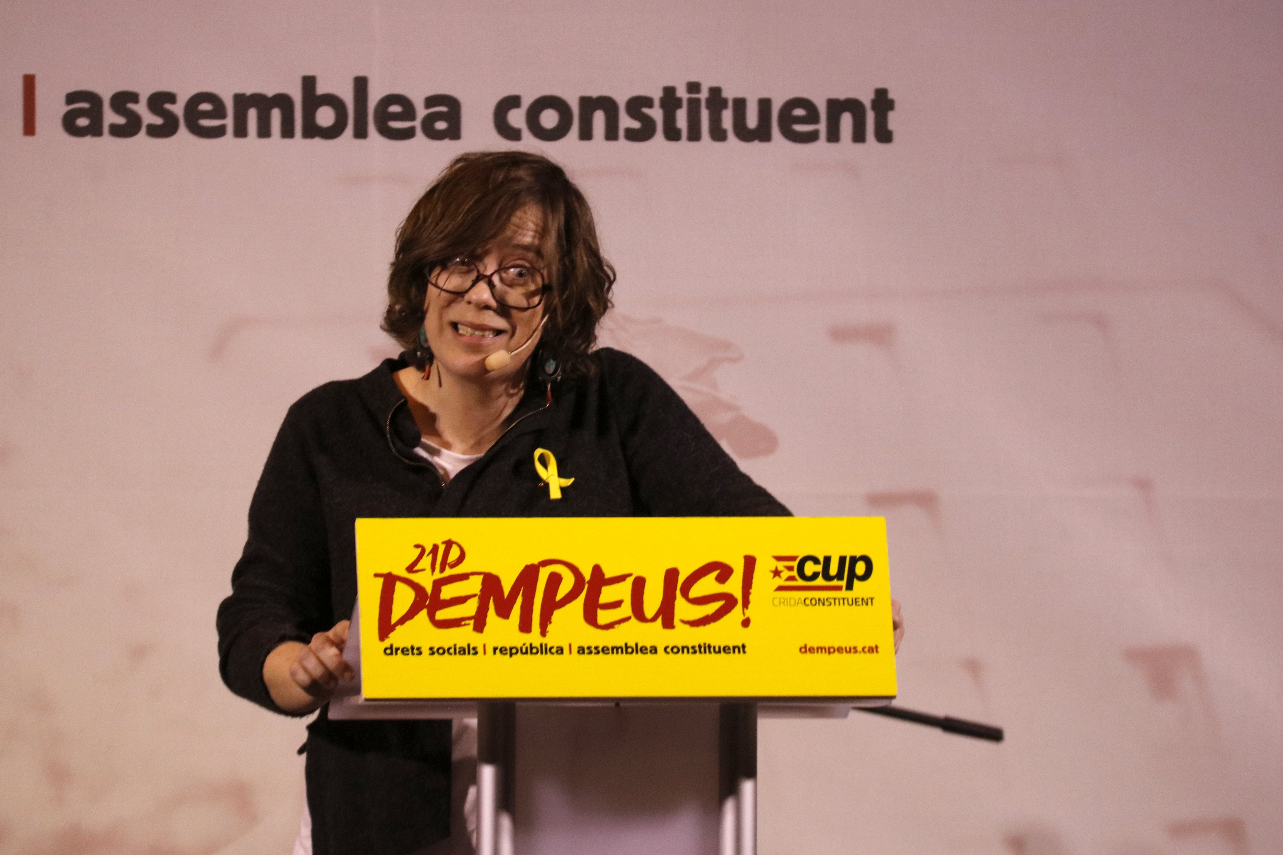 La CUP ‘celebra’ la Constitució amb accions de denúncia del “règim del 78”