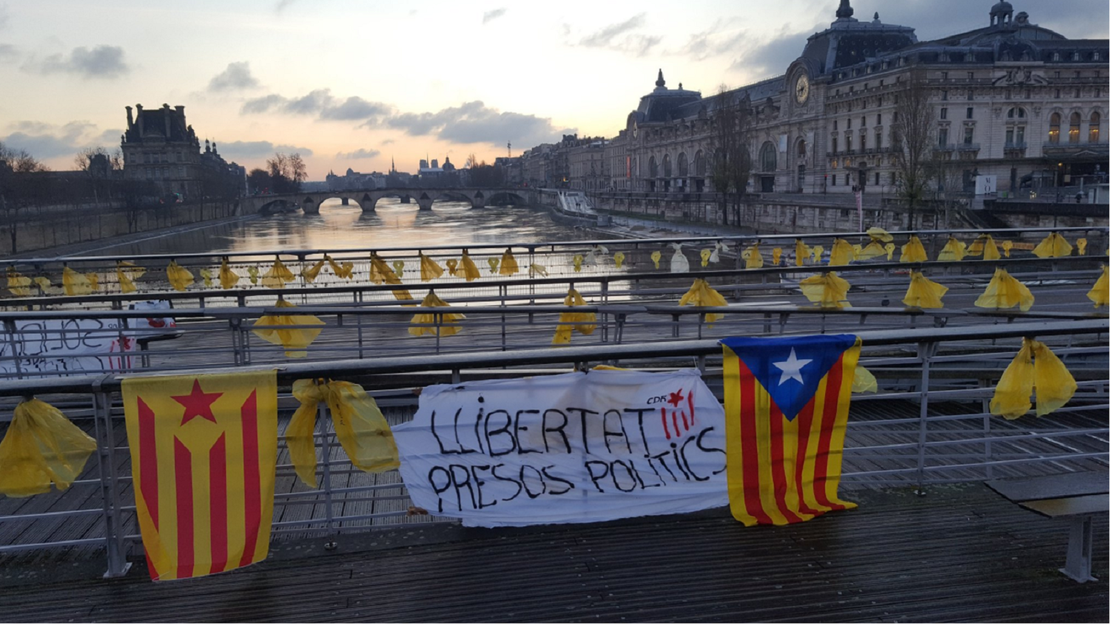 Una quincena de ciudades del mundo se despiertan de amarillo gracias a los CDR