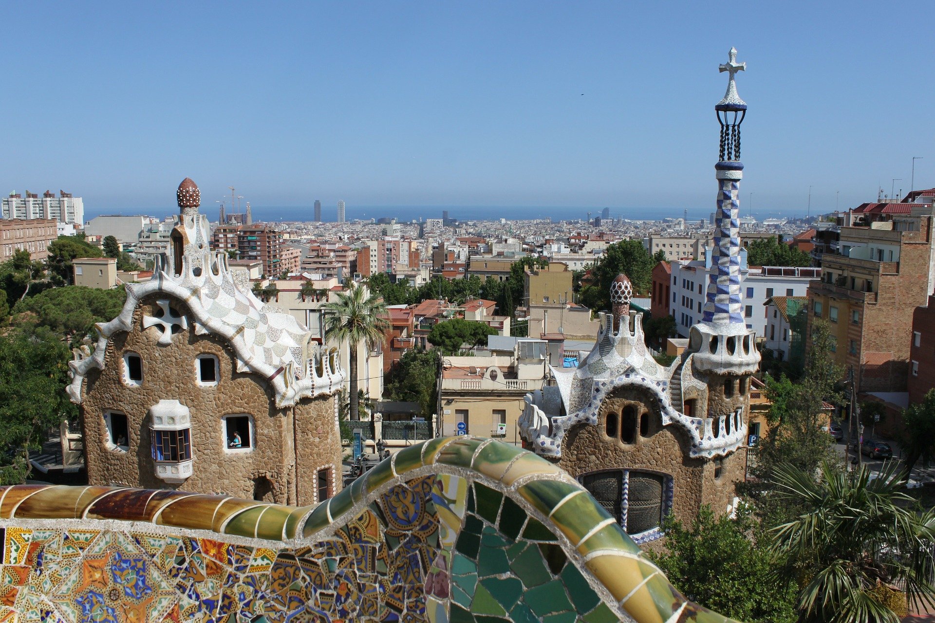 Desallotgen i tanquen el Park Güell pel fort vent